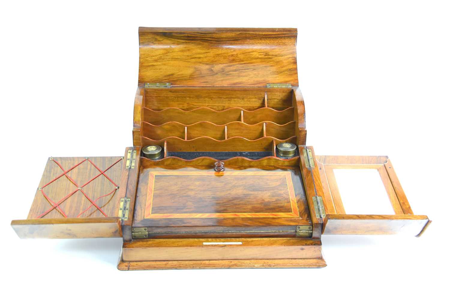 A 19th century Suter & Alexander walnut ladies table top writing box, opening to reveal a folding - Bild 2 aus 3