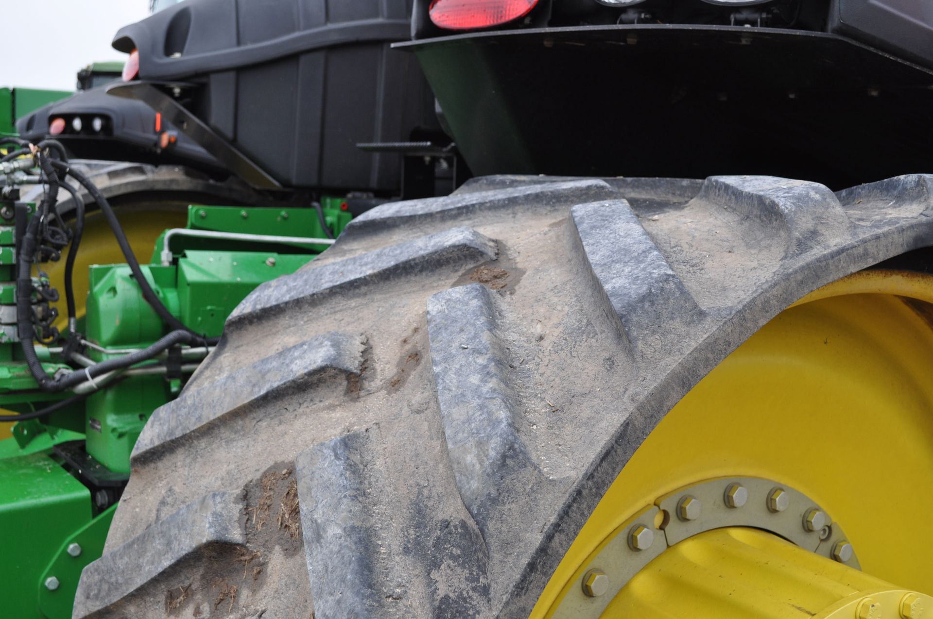 John Deere 9510RT track tractor, 36” belts, front weights, Powershift, 5 hyd remotes, 1000 PTO - Image 12 of 34