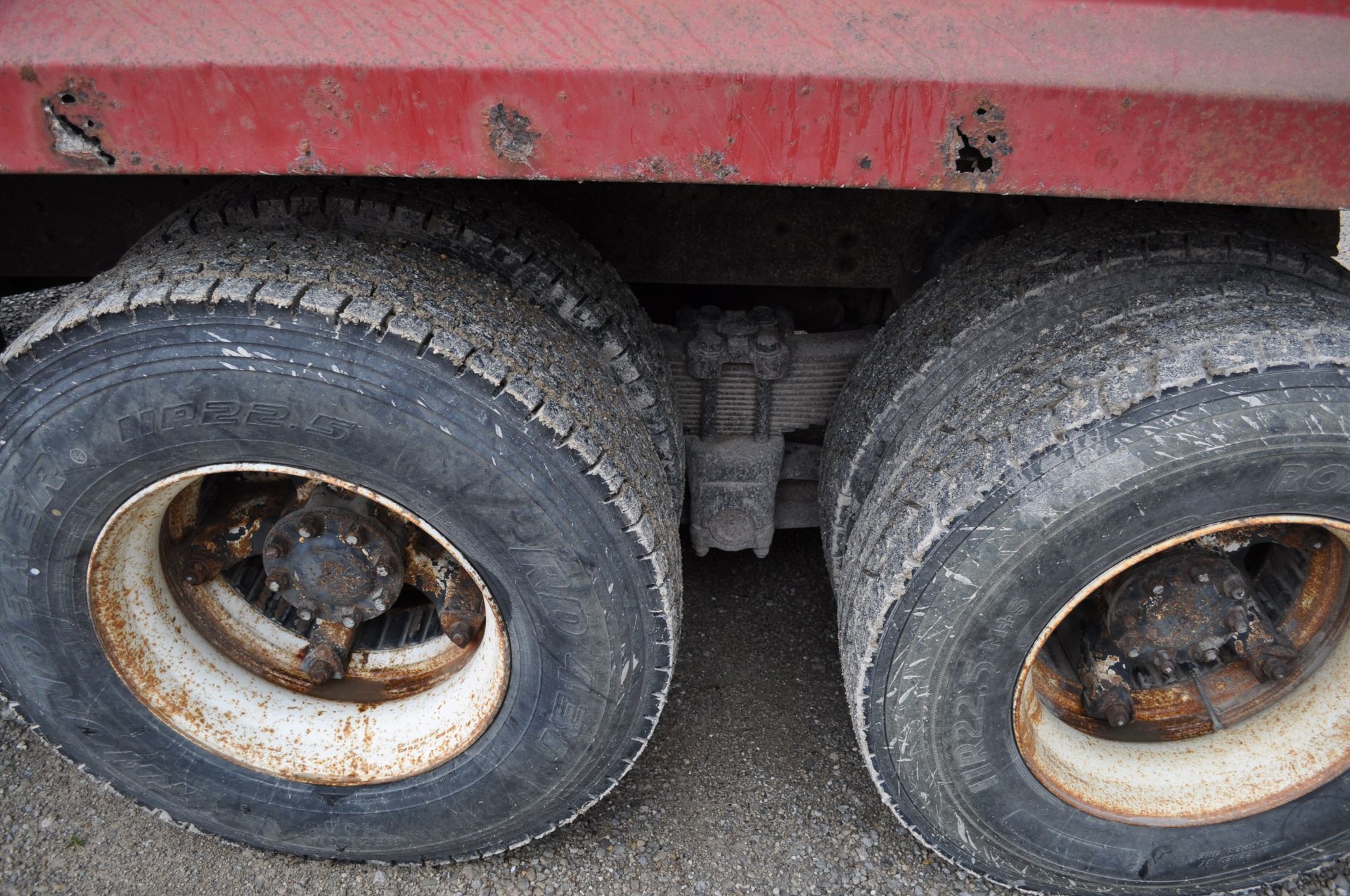 1984 International 2300 dump truck, L10 Cummins, 5+2 trans, air brakes, tandem axle with 3rd axle - Image 9 of 26