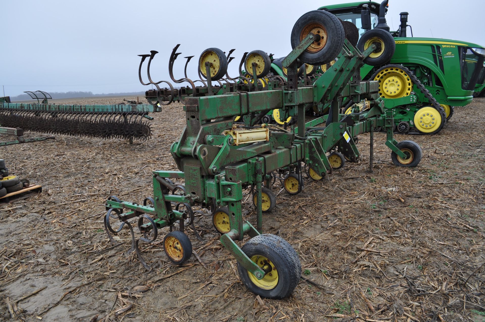 John Deere 12 row x 30” row crop cultivator, 3pt, hyd fold, gauge wheels - Image 2 of 20