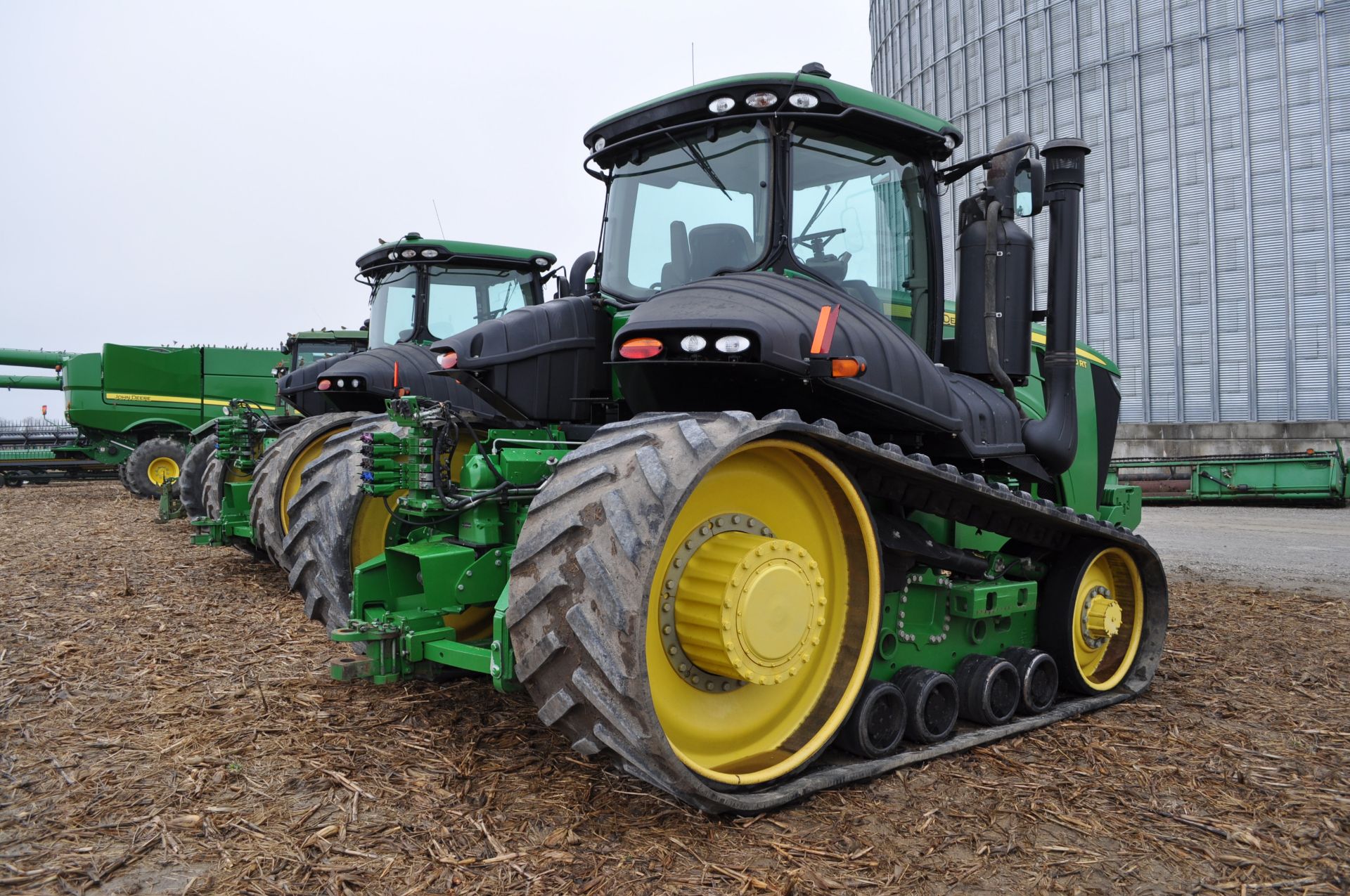 John Deere 9510RT track tractor, 36” belts, front weights, Powershift, 5 hyd remotes, 1000 PTO - Image 3 of 34