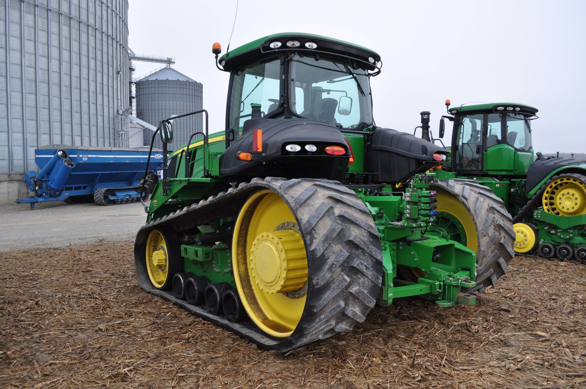 John Deere 9510RT track tractor, 36” belts, front weights, Powershift, 5 hyd remotes, 1000 PTO - Image 4 of 34