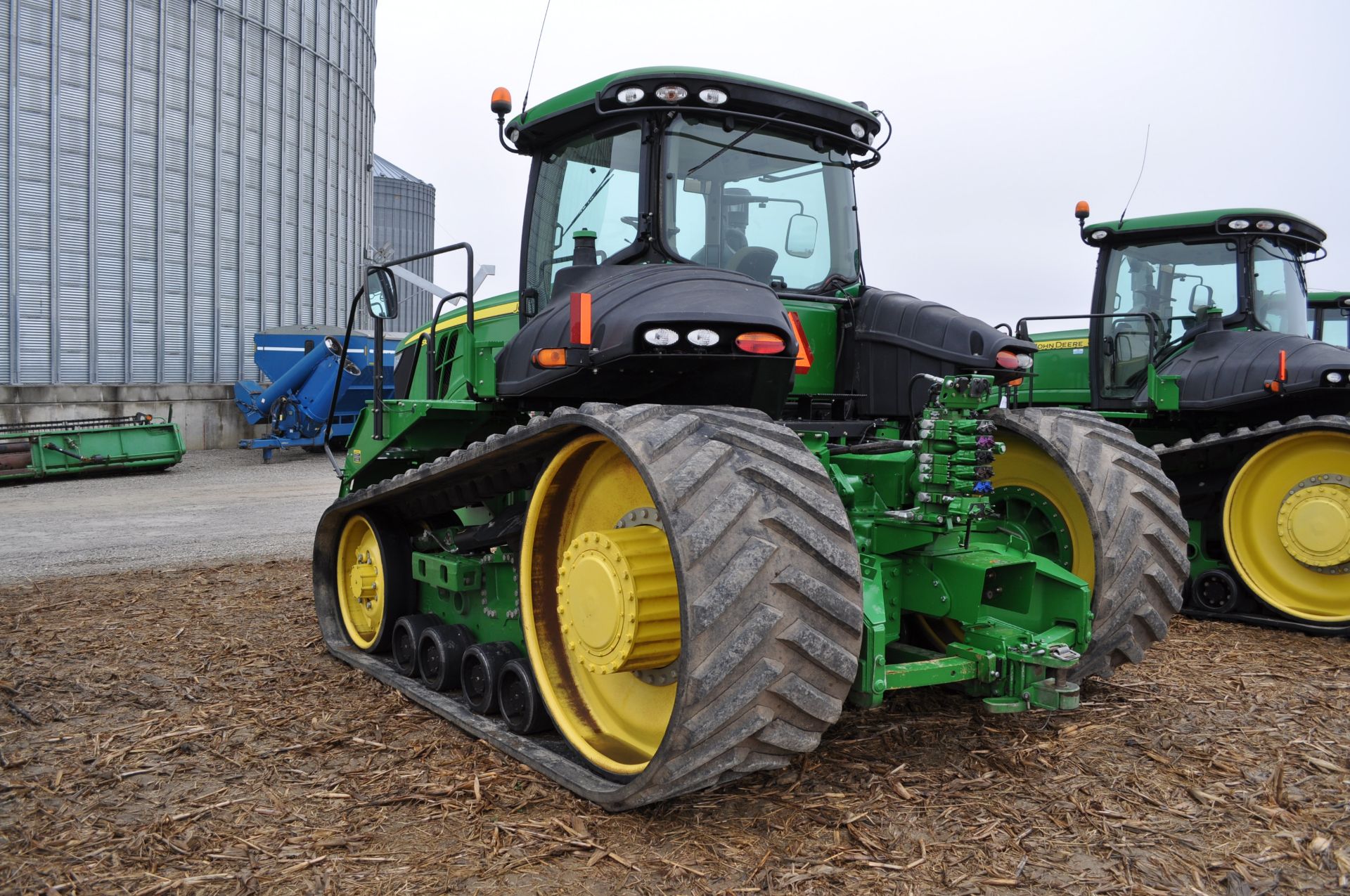 John Deere 9510RT track tractor, 36” belts, front weights, Powershift, 6 hyd remotes, 1000 PTO - Image 4 of 37
