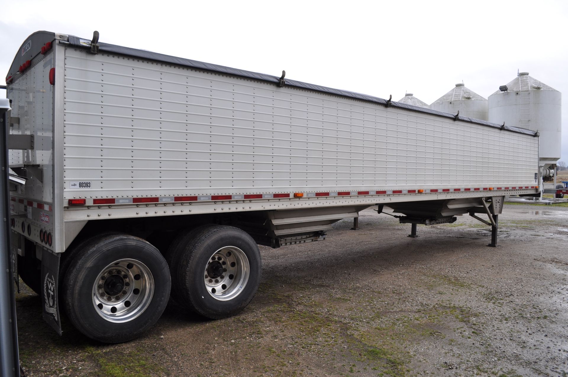 2016 Wilson Pacesetter 41’ hopper trailer, 66” sides, air ride, 11R24.5 tires, alum rims, roll tarp - Image 3 of 15