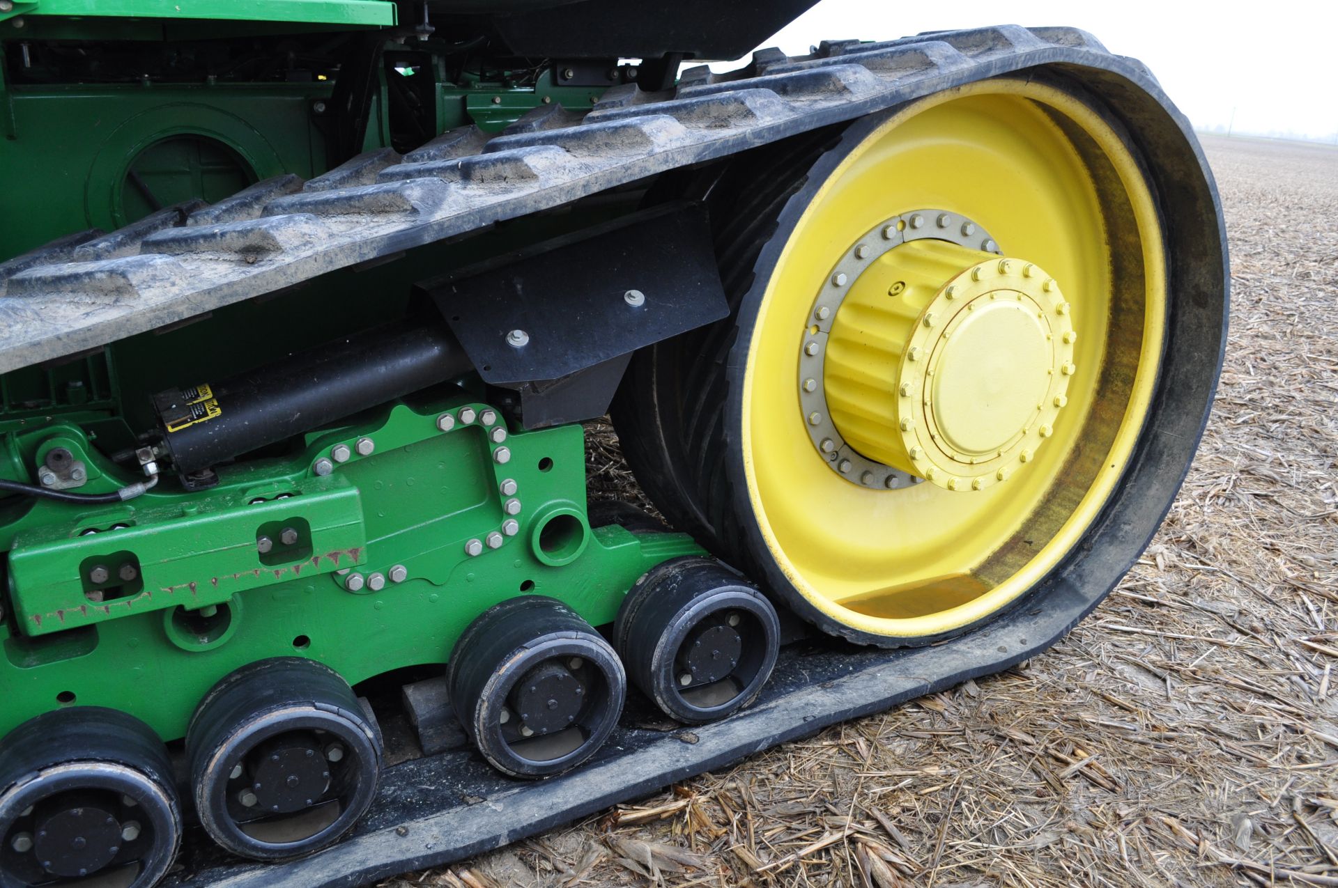 John Deere 9510RT track tractor, 36” belts, front weights, Powershift, 5 hyd remotes, 1000 PTO - Image 10 of 34