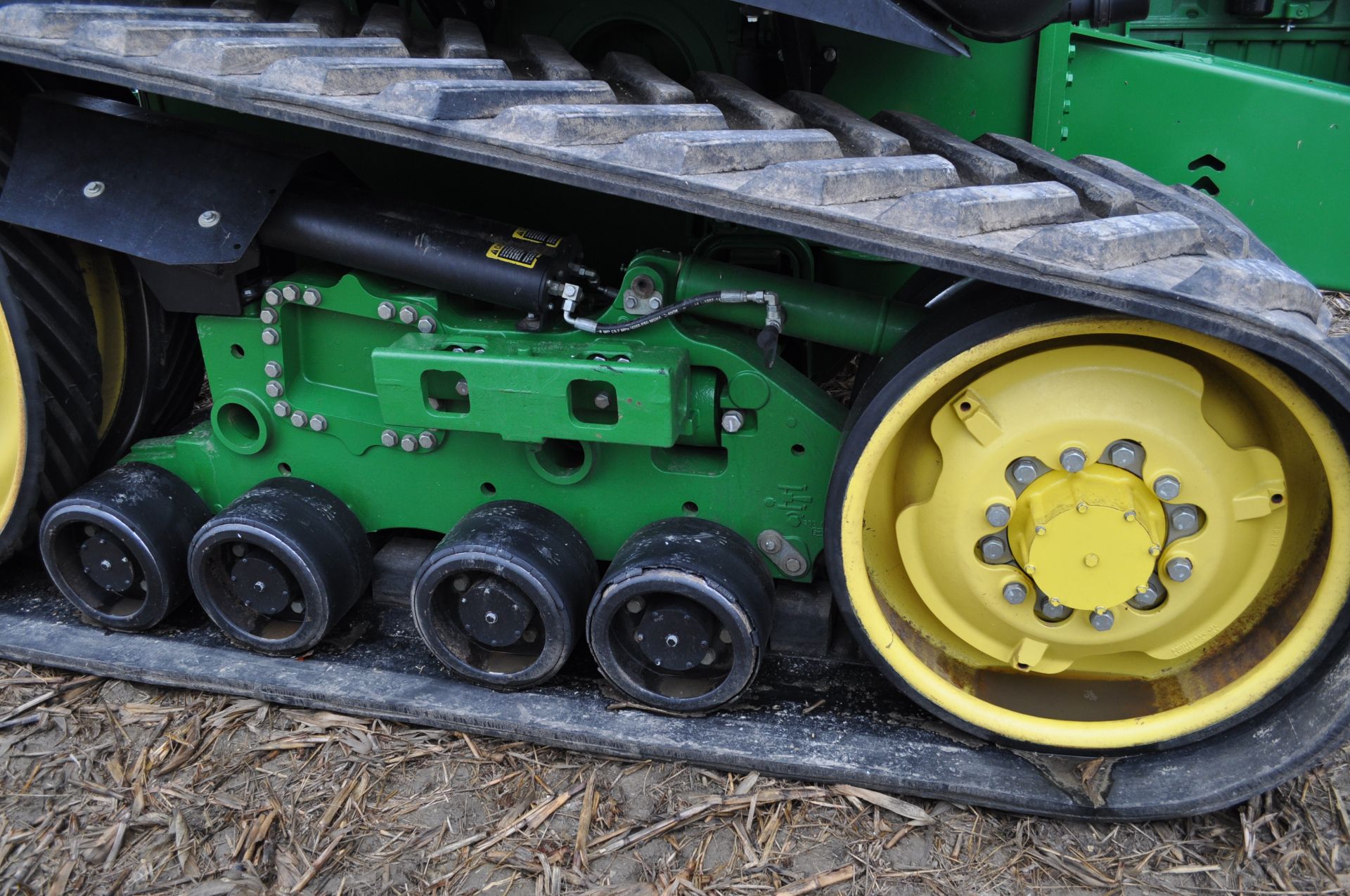 John Deere 9510RT track tractor, 36” belts, front weights, Powershift, 6 hyd remotes, 1000 PTO - Image 9 of 37