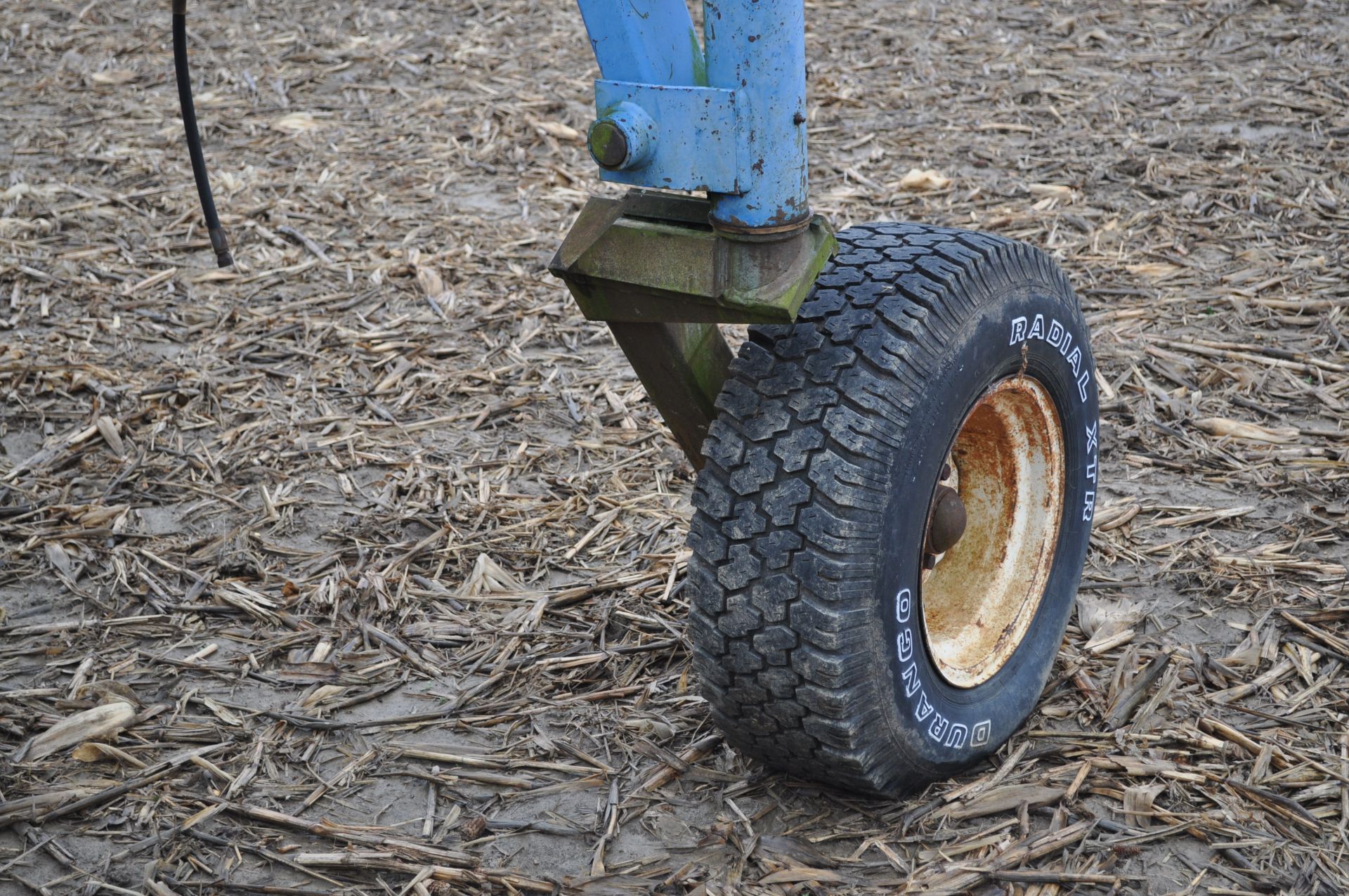 40’ DMI rear fold NH3 bar, lead coulters, spring cushioned shank, Blu-Jet floating closers - Image 23 of 35