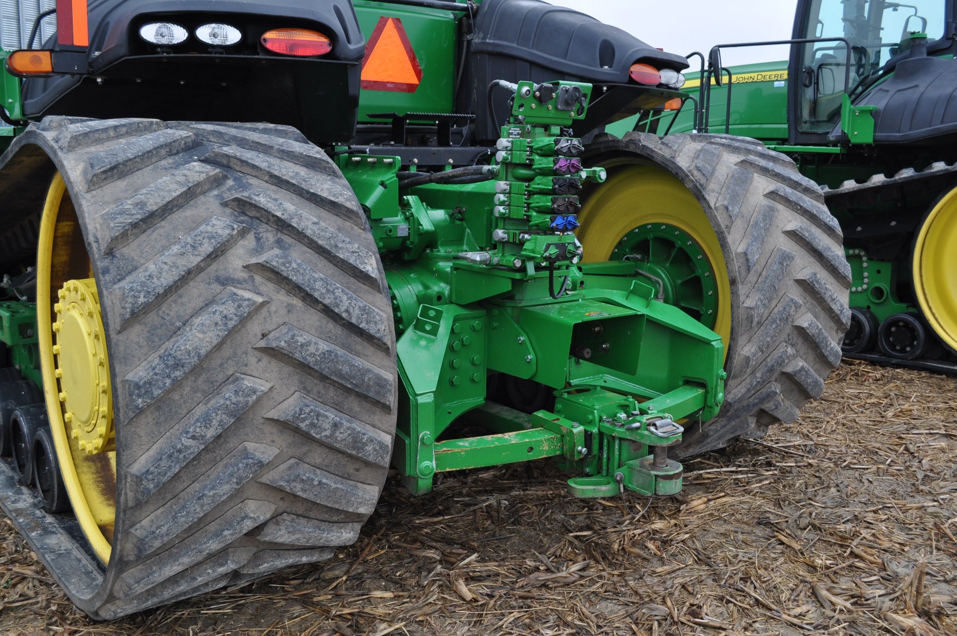 John Deere 9510RT track tractor, 36” belts, front weights, Powershift, 6 hyd remotes, 1000 PTO - Image 18 of 37