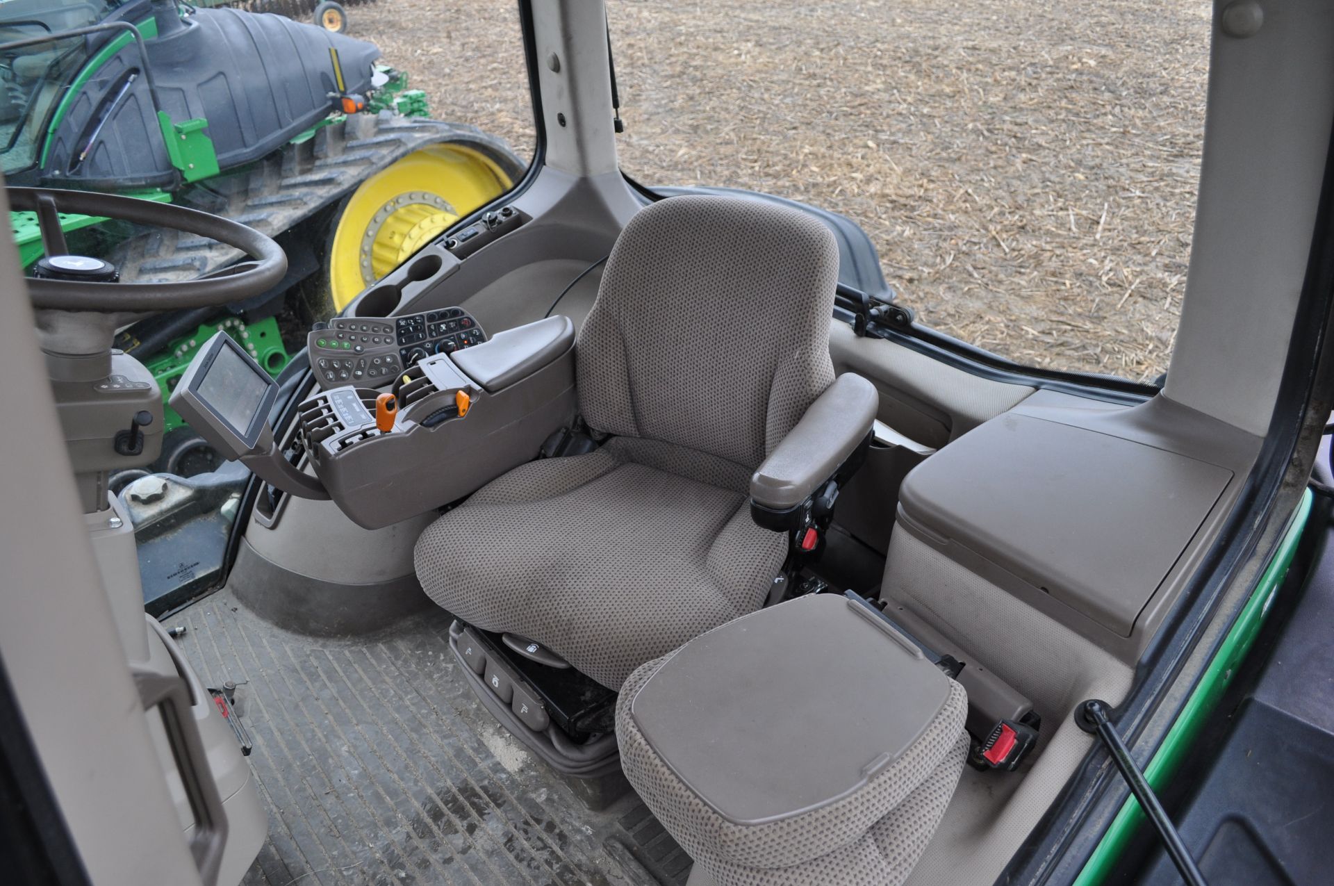 John Deere 9510RT track tractor, 36” belts, front weights, Powershift, 6 hyd remotes, 1000 PTO - Image 30 of 37