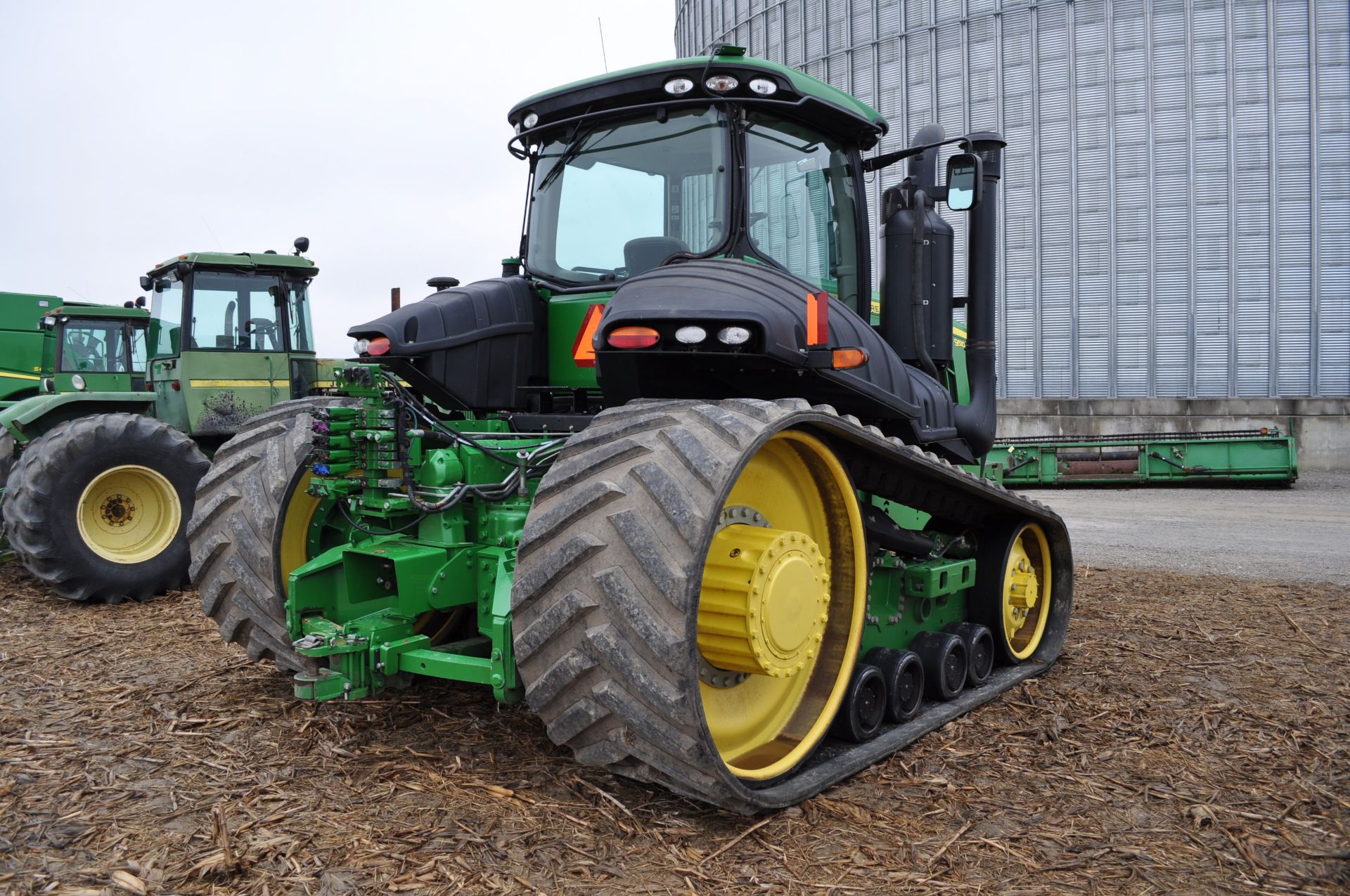 John Deere 9510RT track tractor, 36” belts, front weights, Powershift, 6 hyd remotes, 1000 PTO - Image 3 of 37