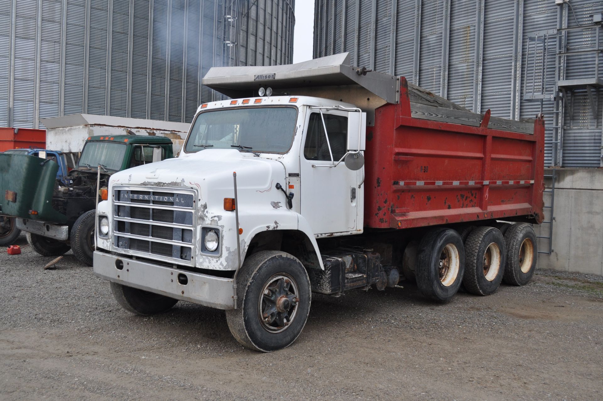 1984 International 2300 dump truck, L10 Cummins, 5+2 trans, air brakes, tandem axle with 3rd axle