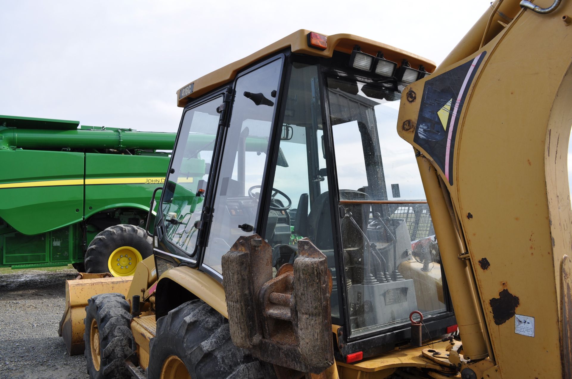 CAT 416C backhoe, 88” bucket, 19.5-24 rear, 12.5/80-18 front, 4x4, 18” and 24” digging buckets - Image 18 of 35