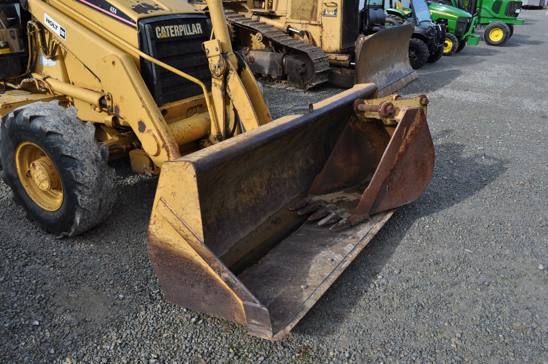 CAT 416C backhoe, 88” bucket, 19.5-24 rear, 12.5/80-18 front, 4x4, 18” and 24” digging buckets - Image 22 of 35