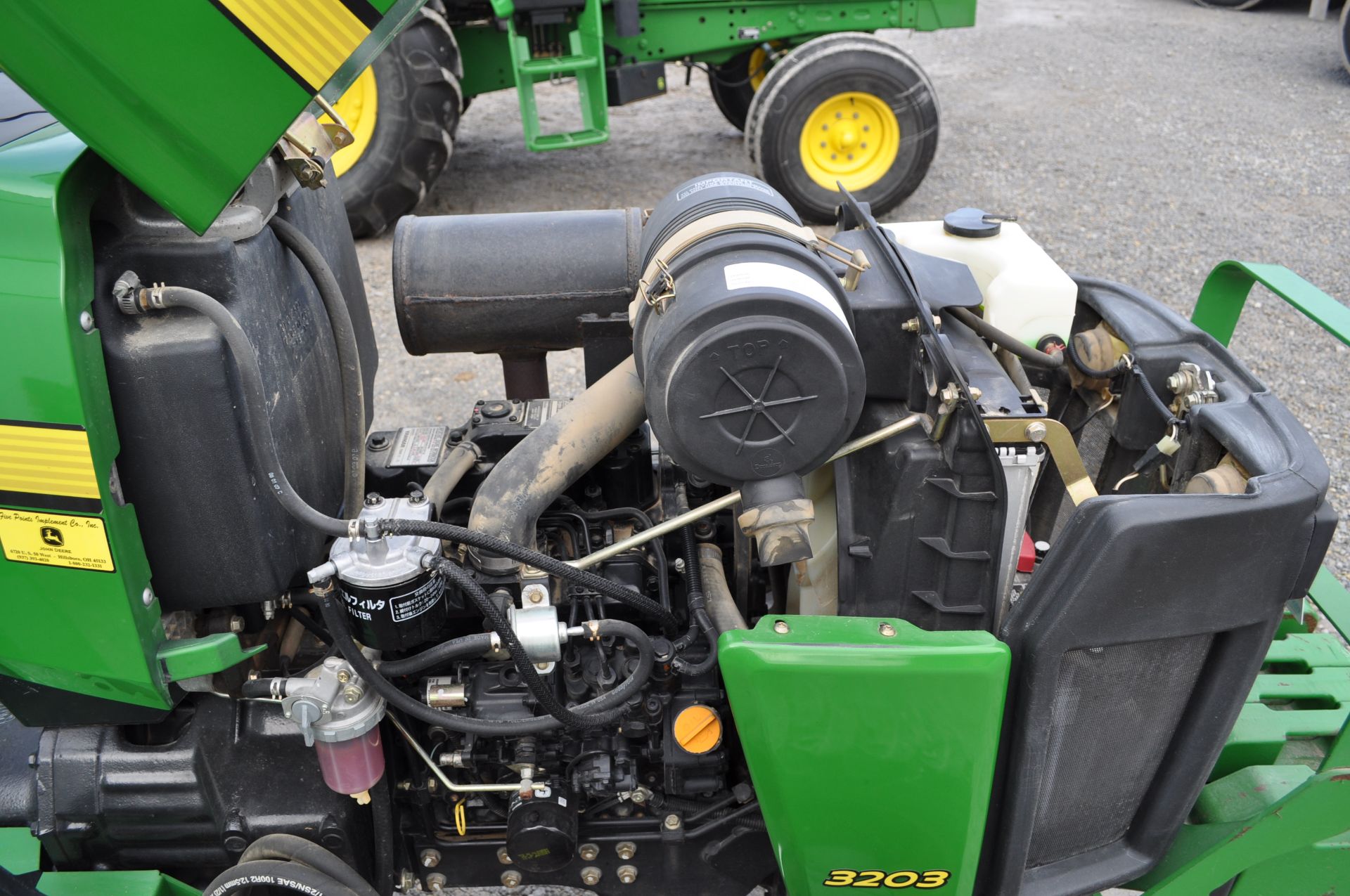 John Deere 3203 compact tractor, 15-19.5 rear, 25 x 8.50-14 front, 4x4 front wts, mid mast hyd - Image 18 of 26