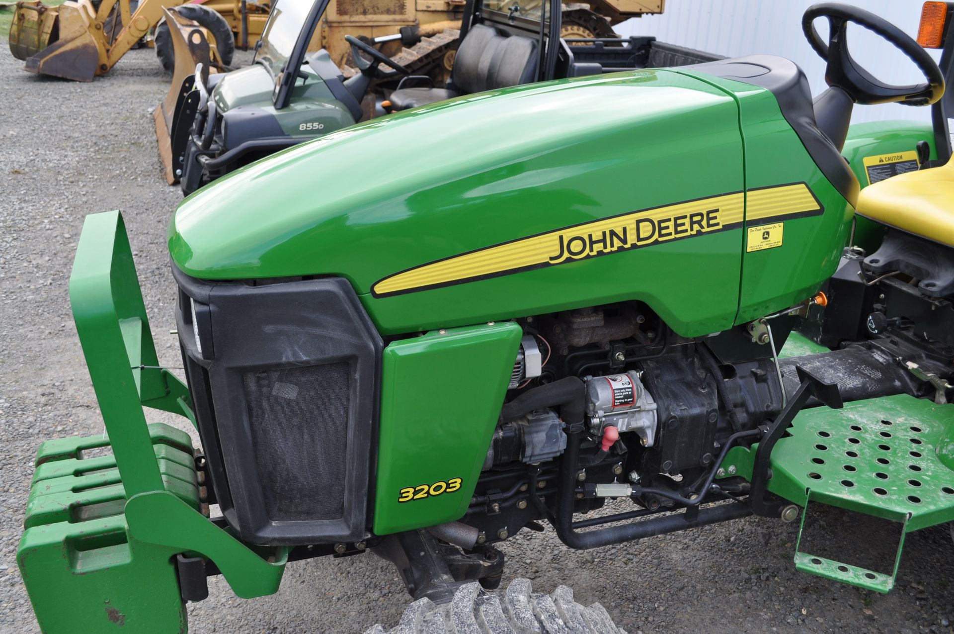 John Deere 3203 compact tractor, 15-19.5 rear, 25 x 8.50-14 front, 4x4 front wts, mid mast hyd - Image 14 of 26