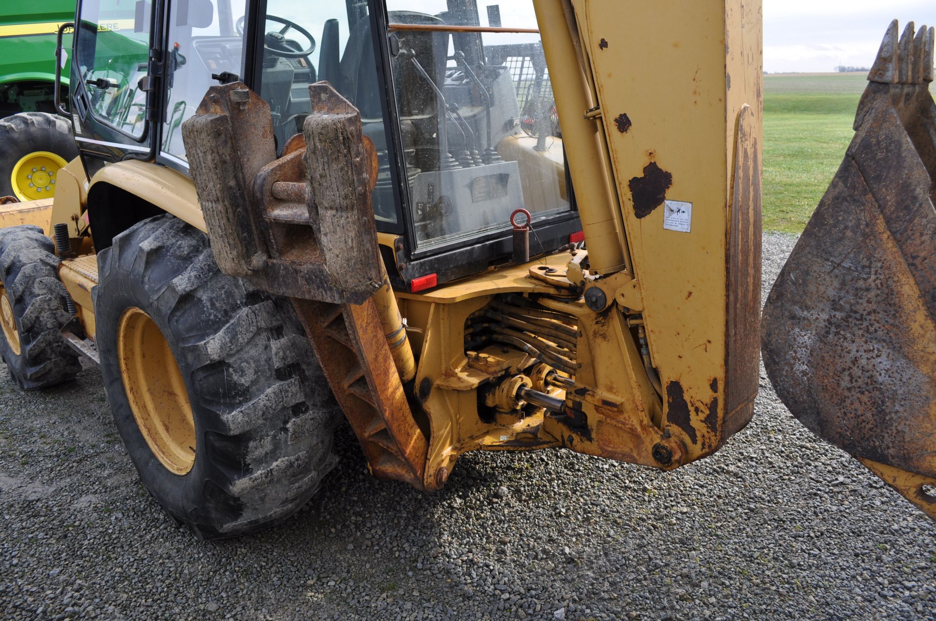 CAT 416C backhoe, 88” bucket, 19.5-24 rear, 12.5/80-18 front, 4x4, 18” and 24” digging buckets - Image 17 of 35