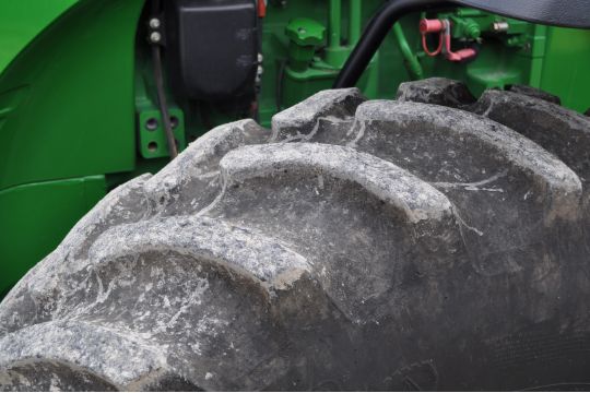 John Deere 8225R tractor, MFWD, 480/80 R 46 duals, 420/90 R 30, fenders, powershift, front wts - Image 5 of 35