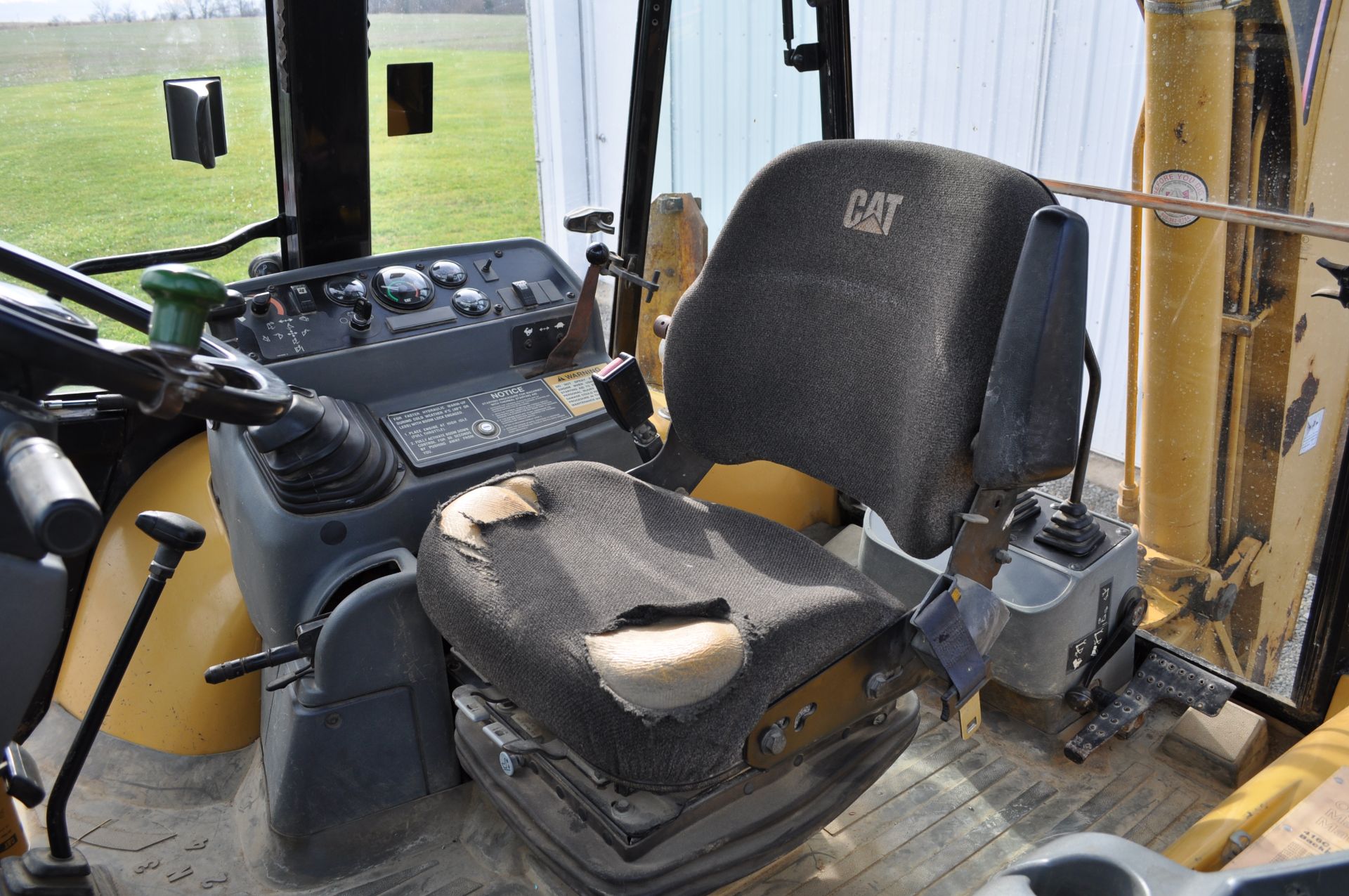 CAT 416C backhoe, 88” bucket, 19.5-24 rear, 12.5/80-18 front, 4x4, 18” and 24” digging buckets - Image 25 of 35