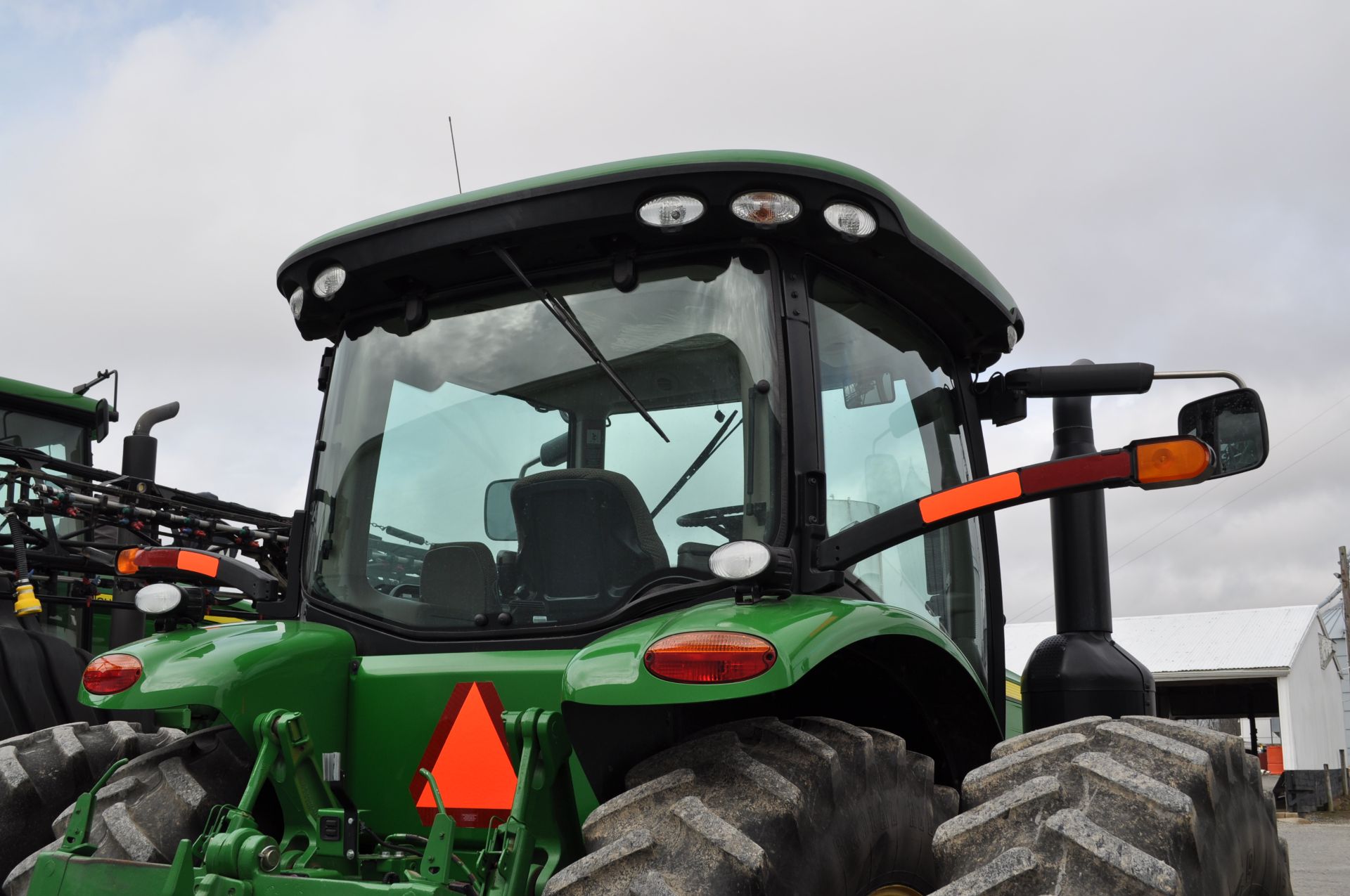 John Deere 8285R tractor, MFWD, 480/80 R 46 duals, 420 / 90 R 30 front, fenders, powershift - Image 19 of 31