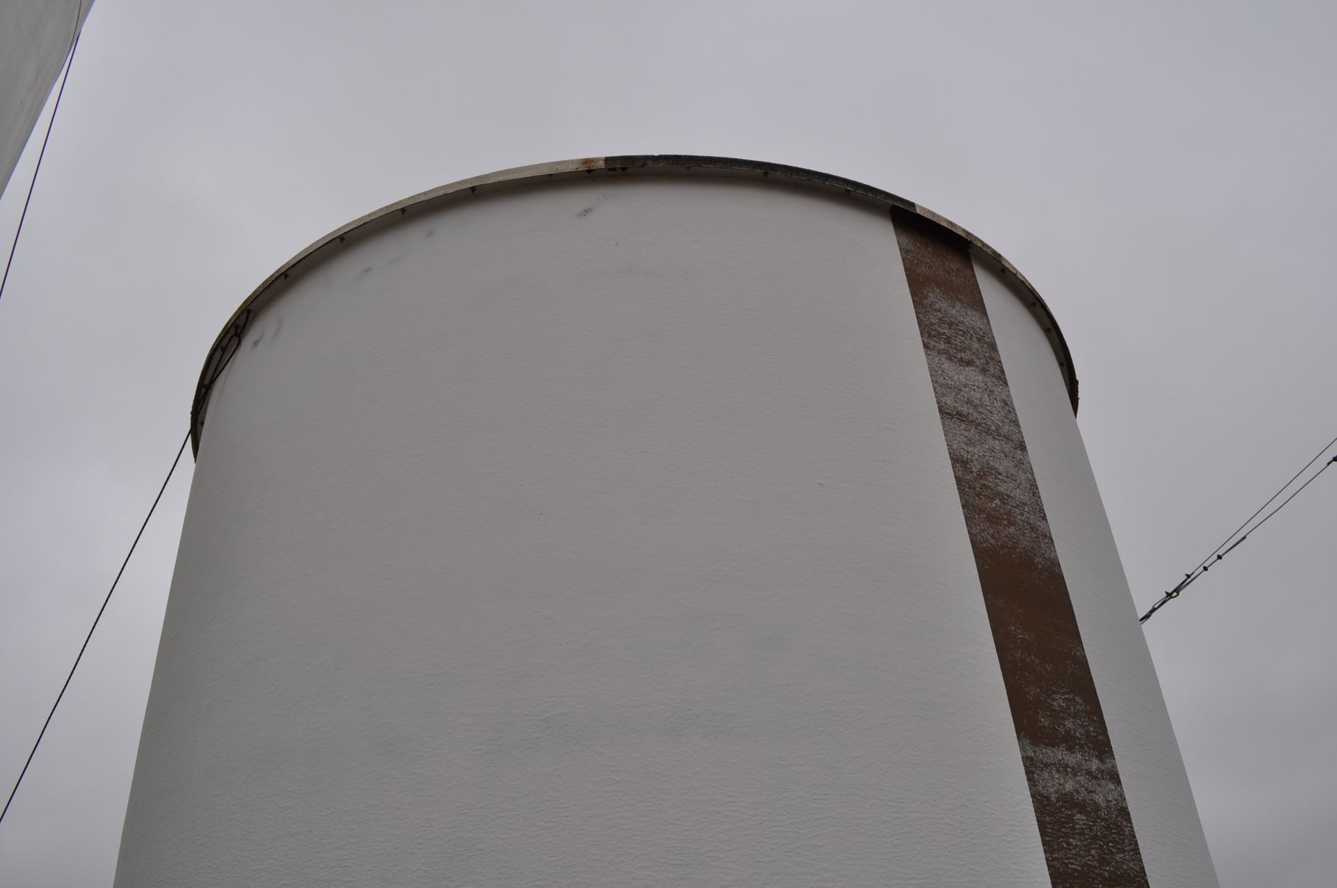 10,000 gallon fiberglass flat btm tank, 2” plumbing - Image 3 of 4