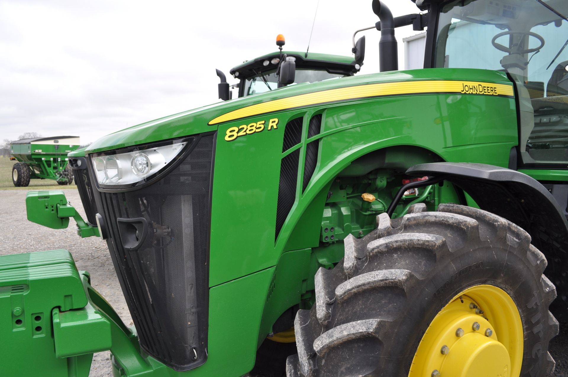 John Deere 8285R tractor, MFWD, 480/80 R 46 duals, 420 / 90 R 30 front, fenders, powershift - Image 16 of 31