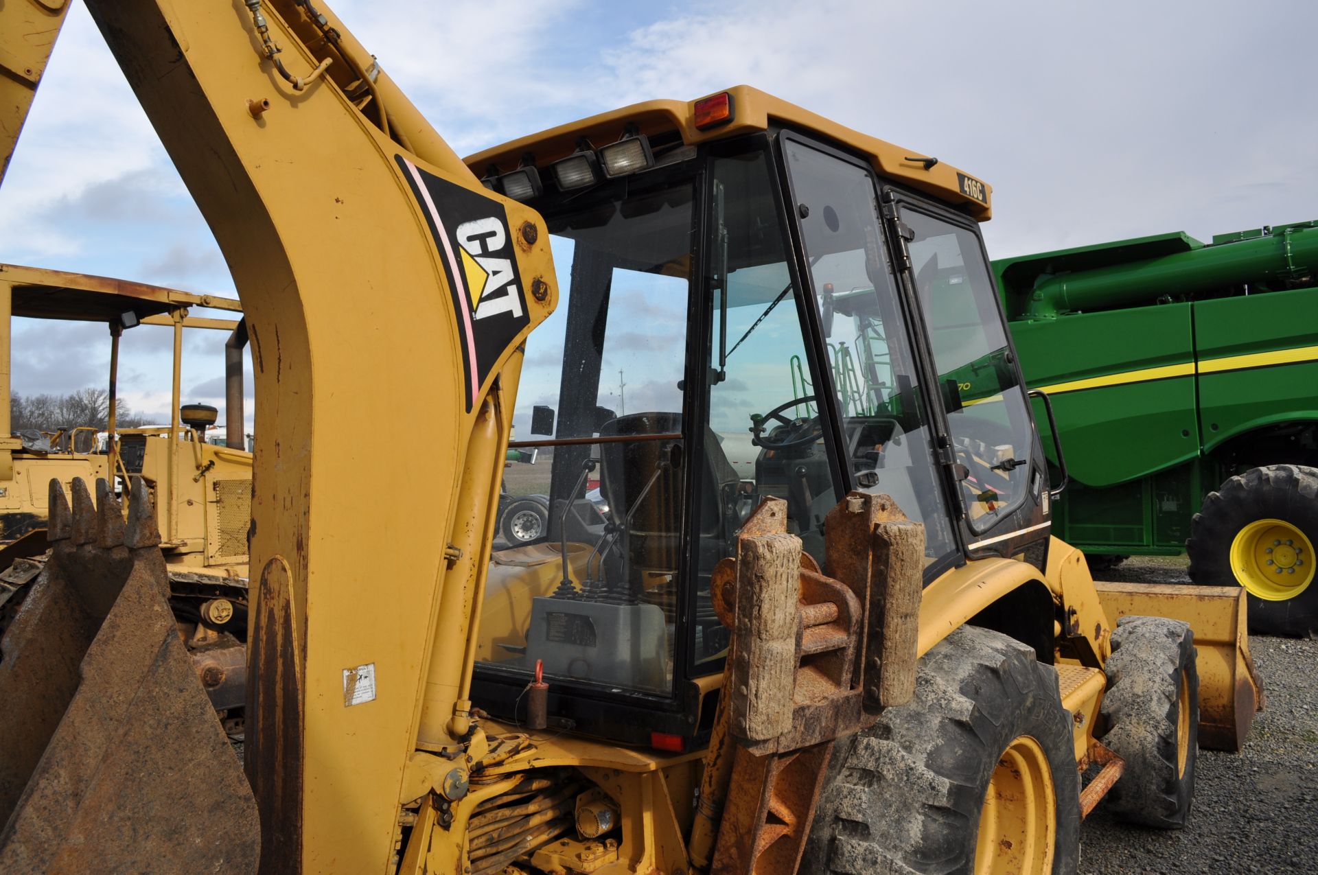 CAT 416C backhoe, 88” bucket, 19.5-24 rear, 12.5/80-18 front, 4x4, 18” and 24” digging buckets - Image 19 of 35