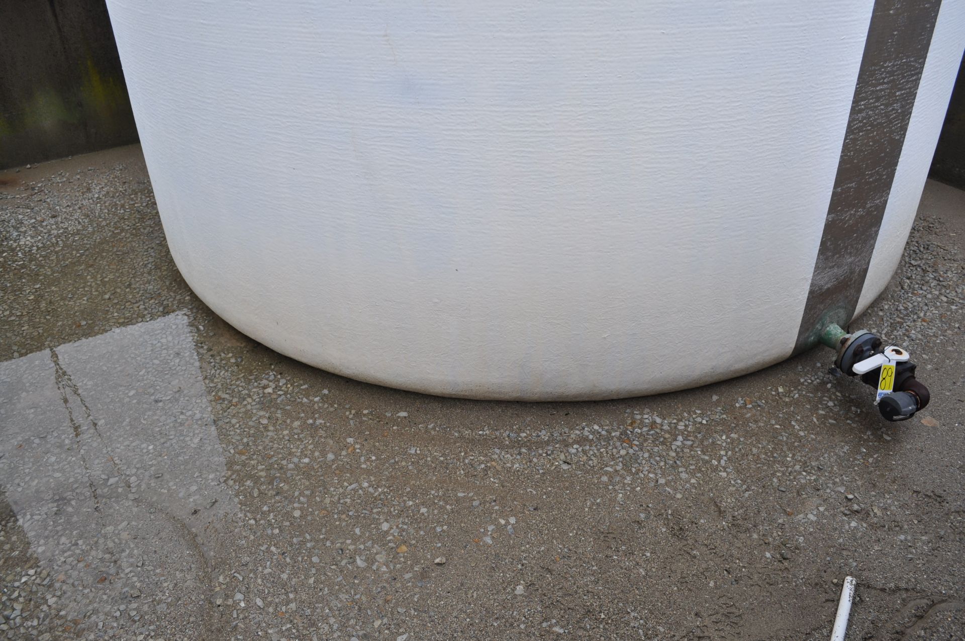 10,000 gallon fiberglass flat btm tank, 2” plumbing - Image 2 of 4
