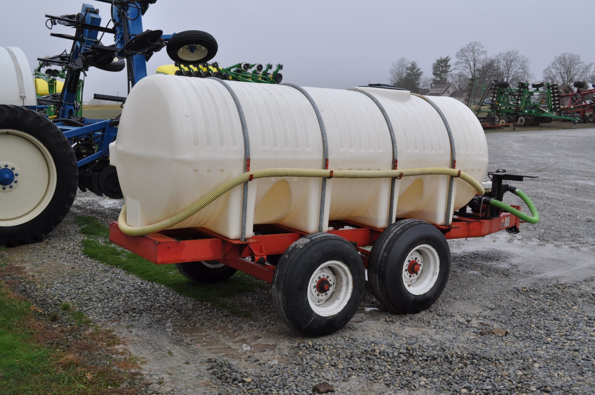 1000 gal nurse trailer, tandem axle, 2” plumbing, Honda motor, cast iron pump, 11 L 15 tires - Image 3 of 10