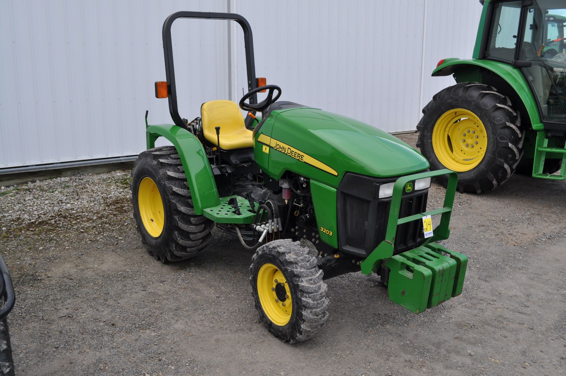 John Deere 3203 compact tractor, 15-19.5 rear, 25 x 8.50-14 front, 4x4 front wts, mid mast hyd - Image 2 of 26