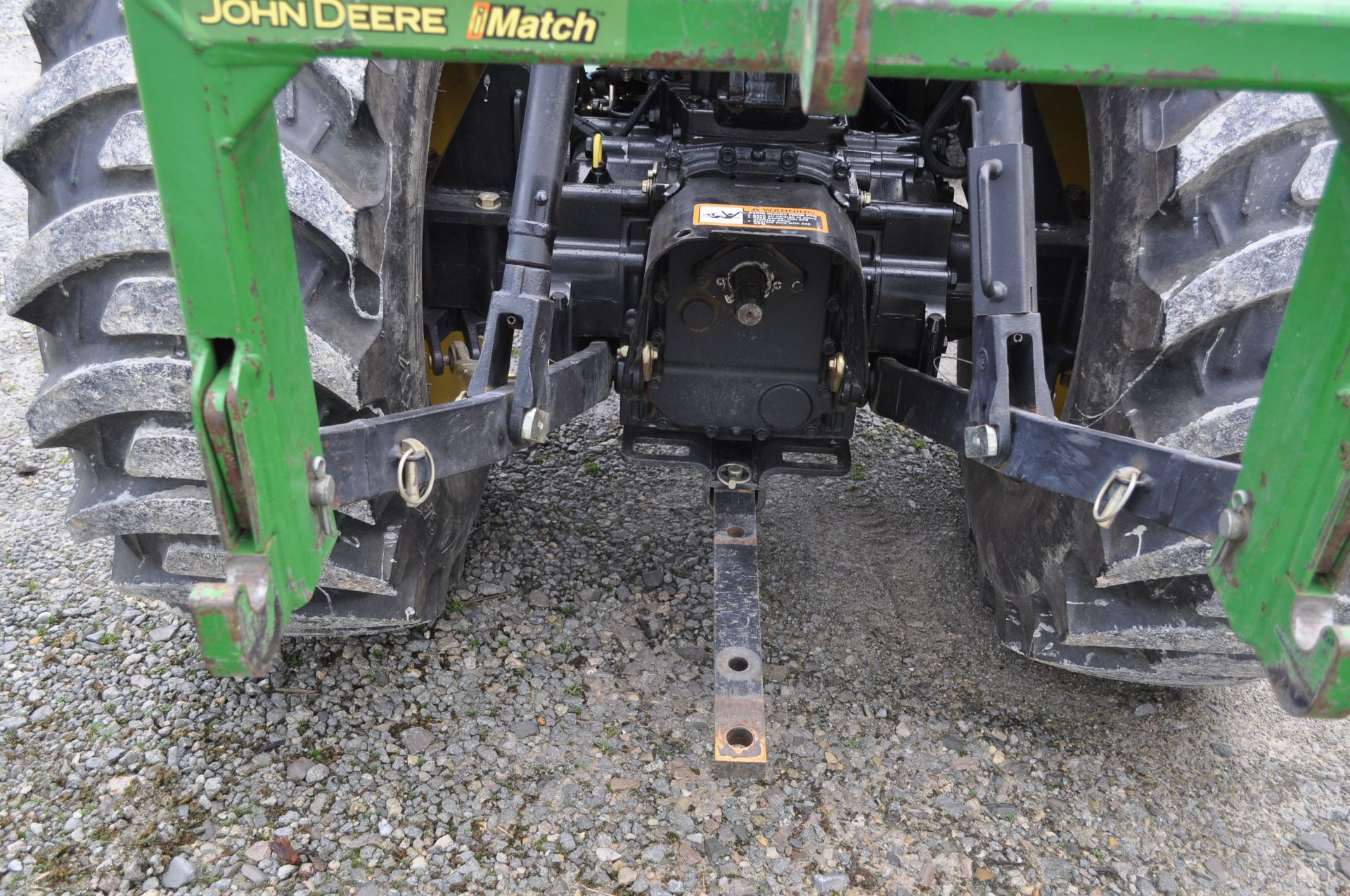 John Deere 3203 compact tractor, 15-19.5 rear, 25 x 8.50-14 front, 4x4 front wts, mid mast hyd - Image 17 of 26