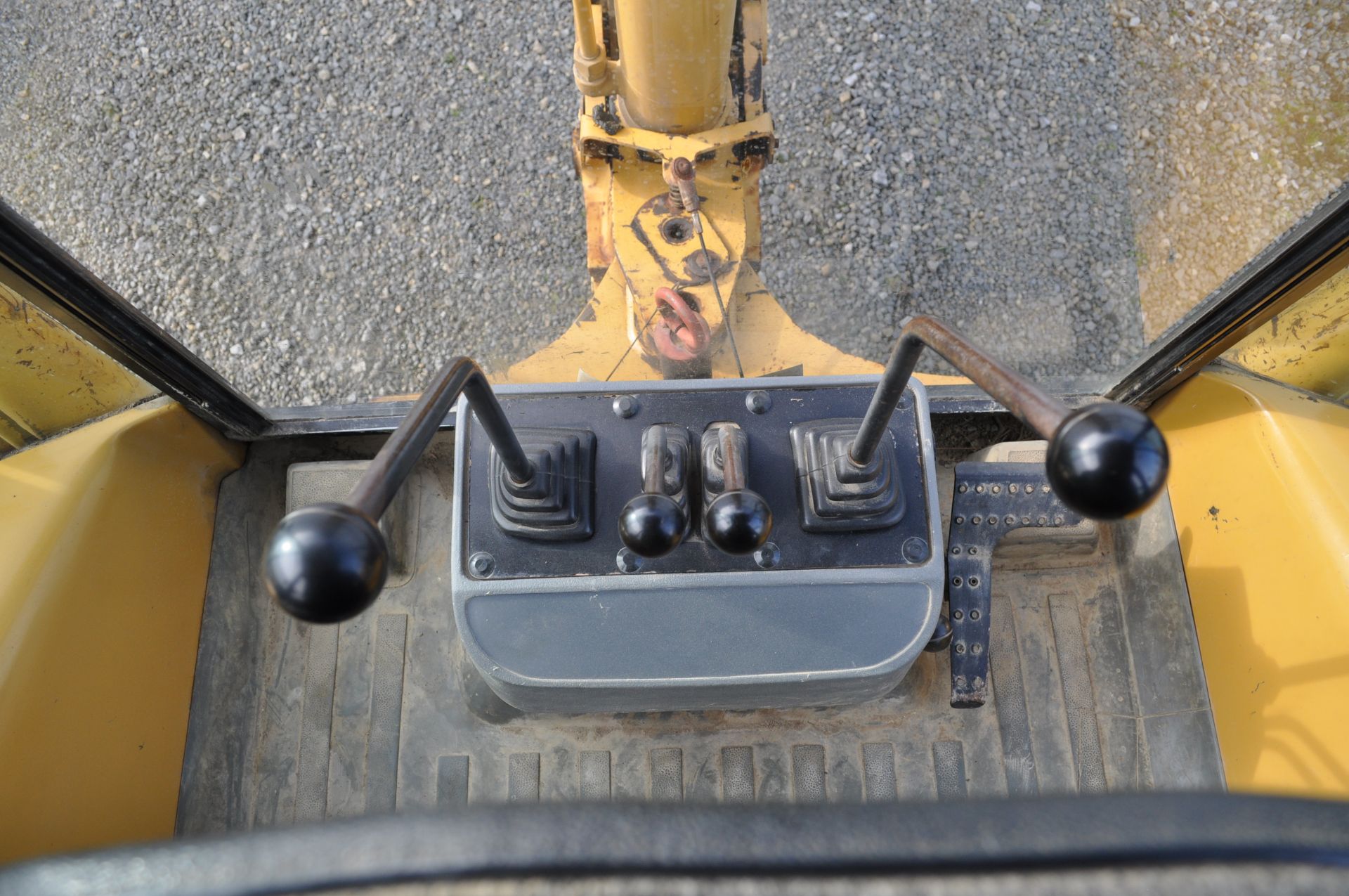 CAT 416C backhoe, 88” bucket, 19.5-24 rear, 12.5/80-18 front, 4x4, 18” and 24” digging buckets - Image 35 of 35