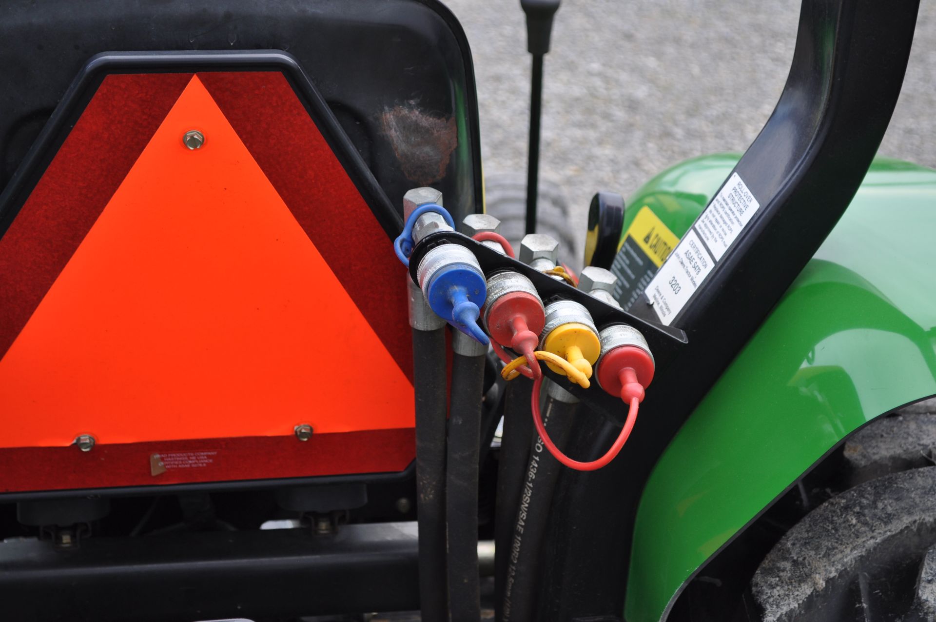 John Deere 3203 compact tractor, 15-19.5 rear, 25 x 8.50-14 front, 4x4 front wts, mid mast hyd - Image 16 of 26