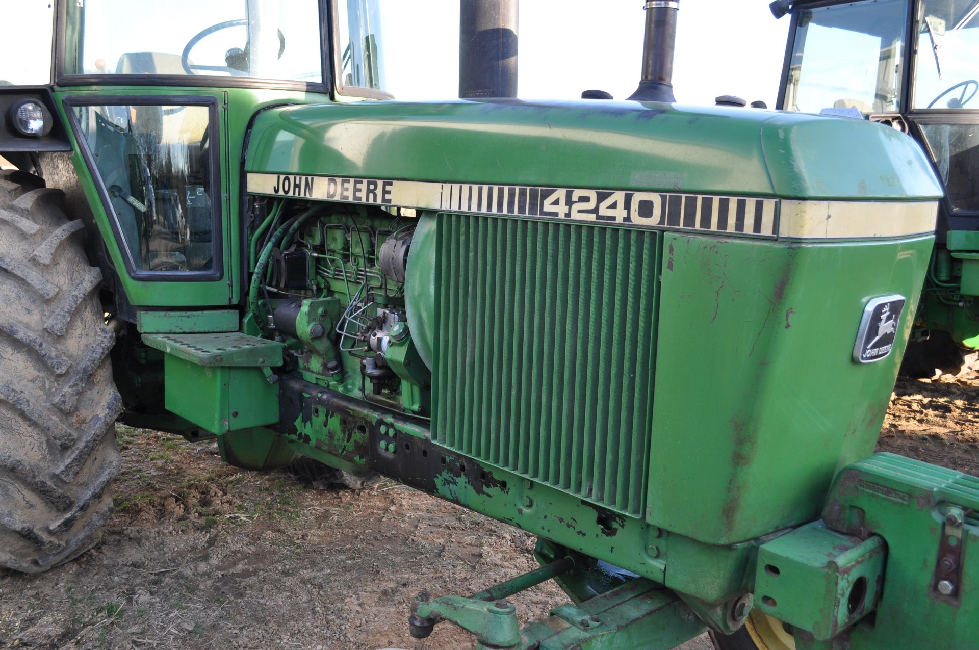 John Deere 4240 tractor, Cab, 18.4-34 tires, 11L-15 front, front weights, quad range, 2 hyd remotes - Image 11 of 26