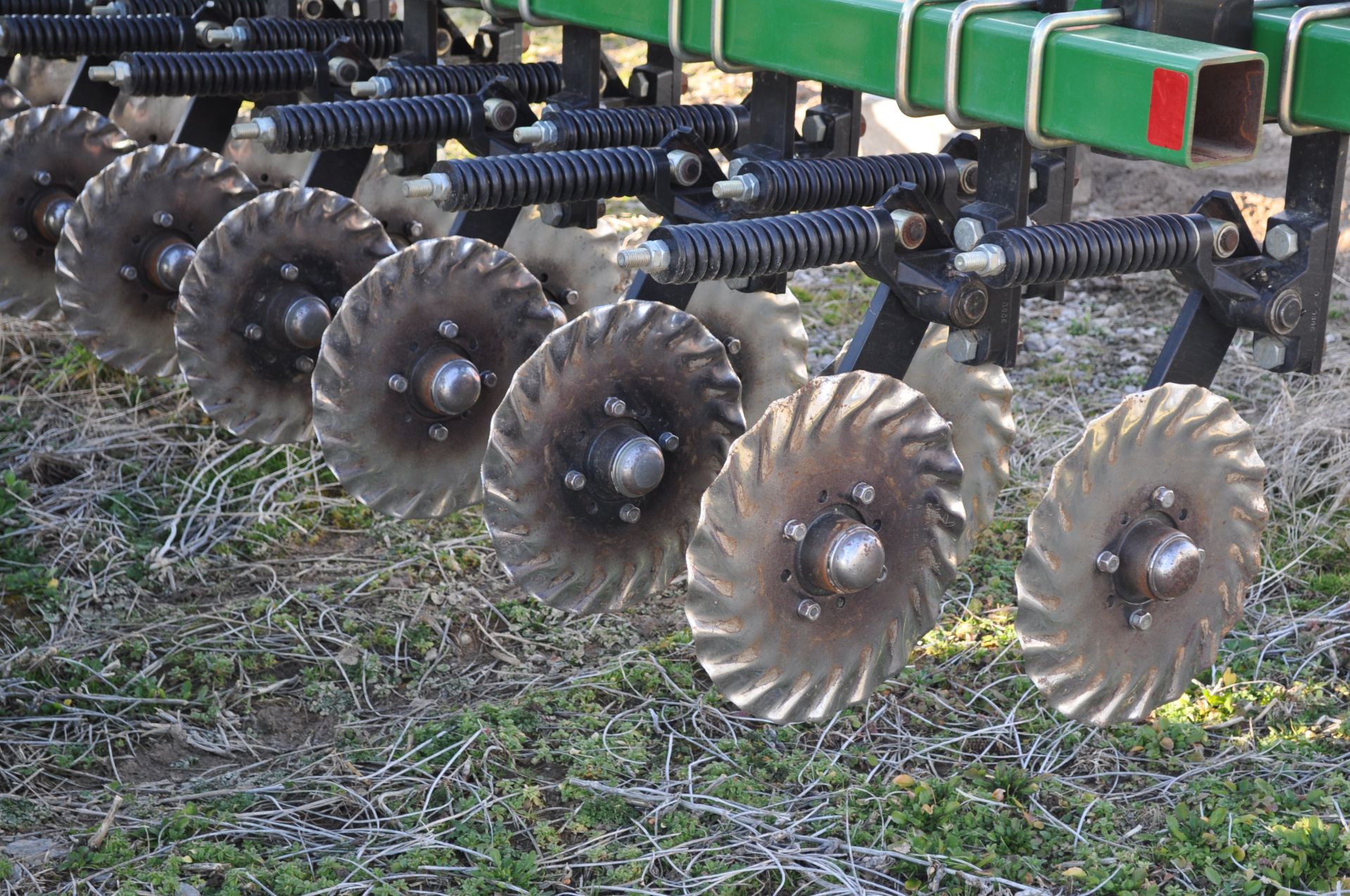 15’ Great Plains 1500 grain drill, 7.5” spacing, no till coulters, ground drive, one owner - Image 14 of 15