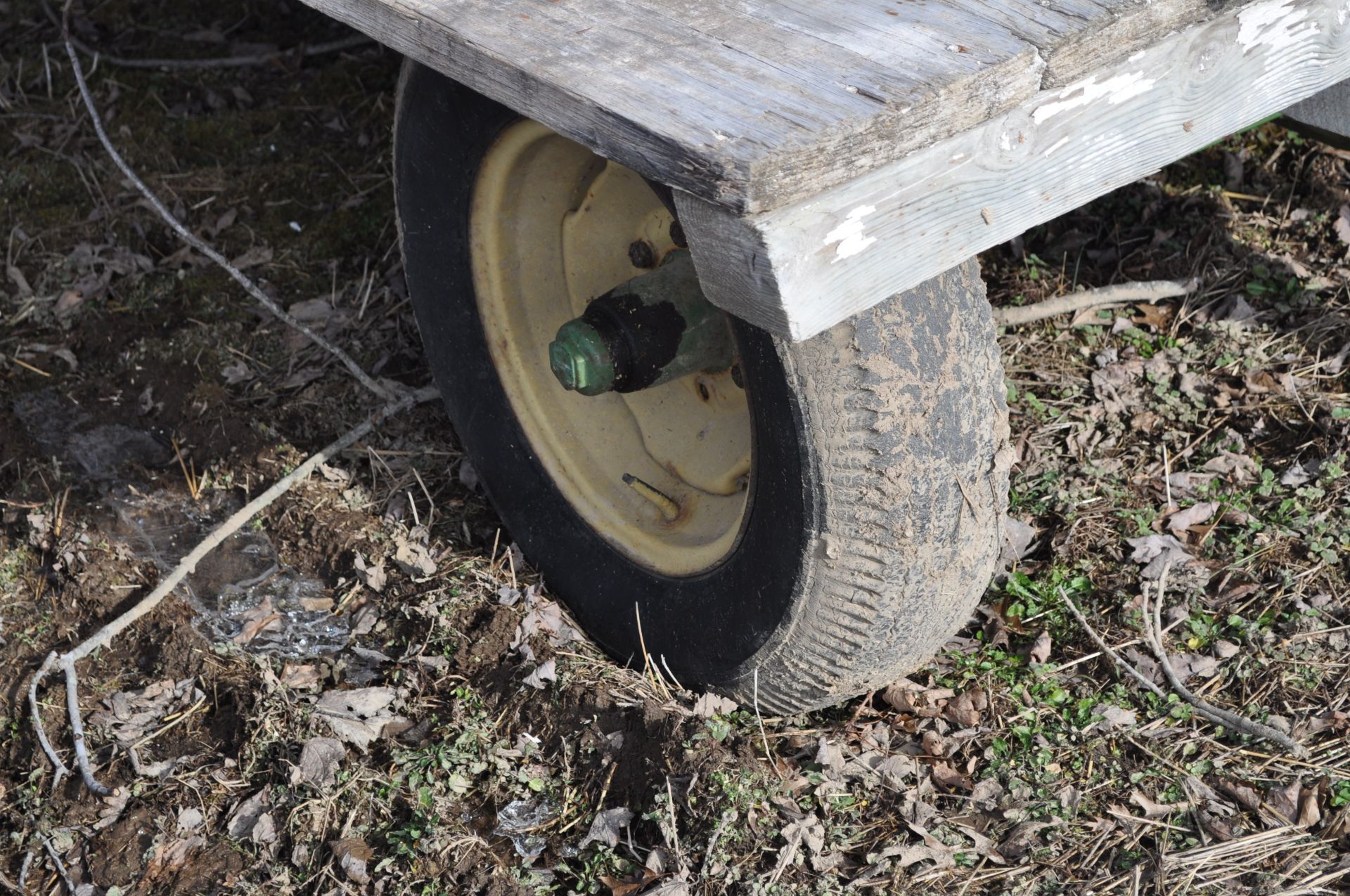 16’ flat rack hay wagon w/ wooden floor - Image 7 of 12