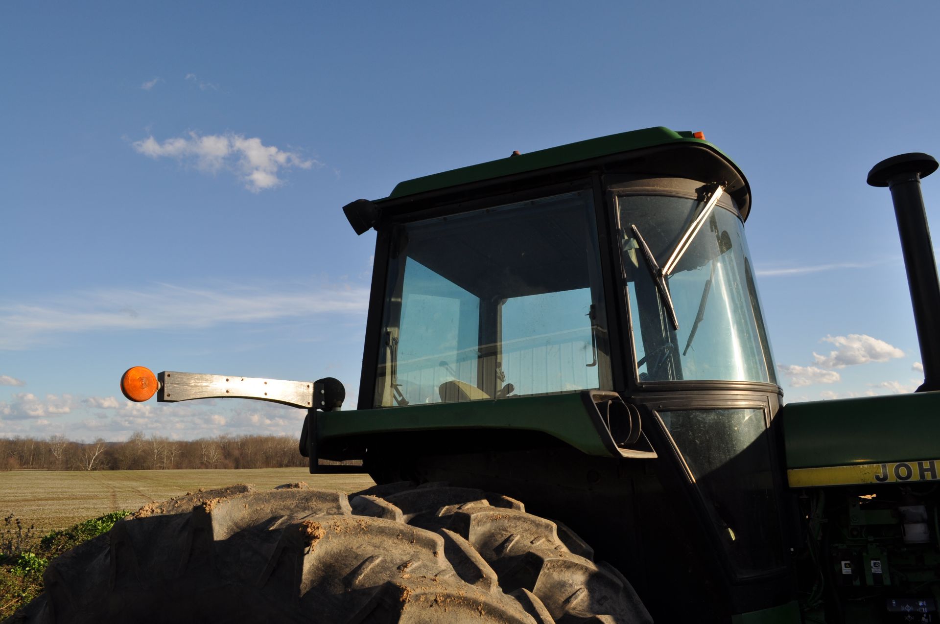 John Deere 4850 tractor, 20.8-38 rear duals, 16.5-16.1 front tires, 15 spd powershift, 3 hyd remotes - Image 19 of 29