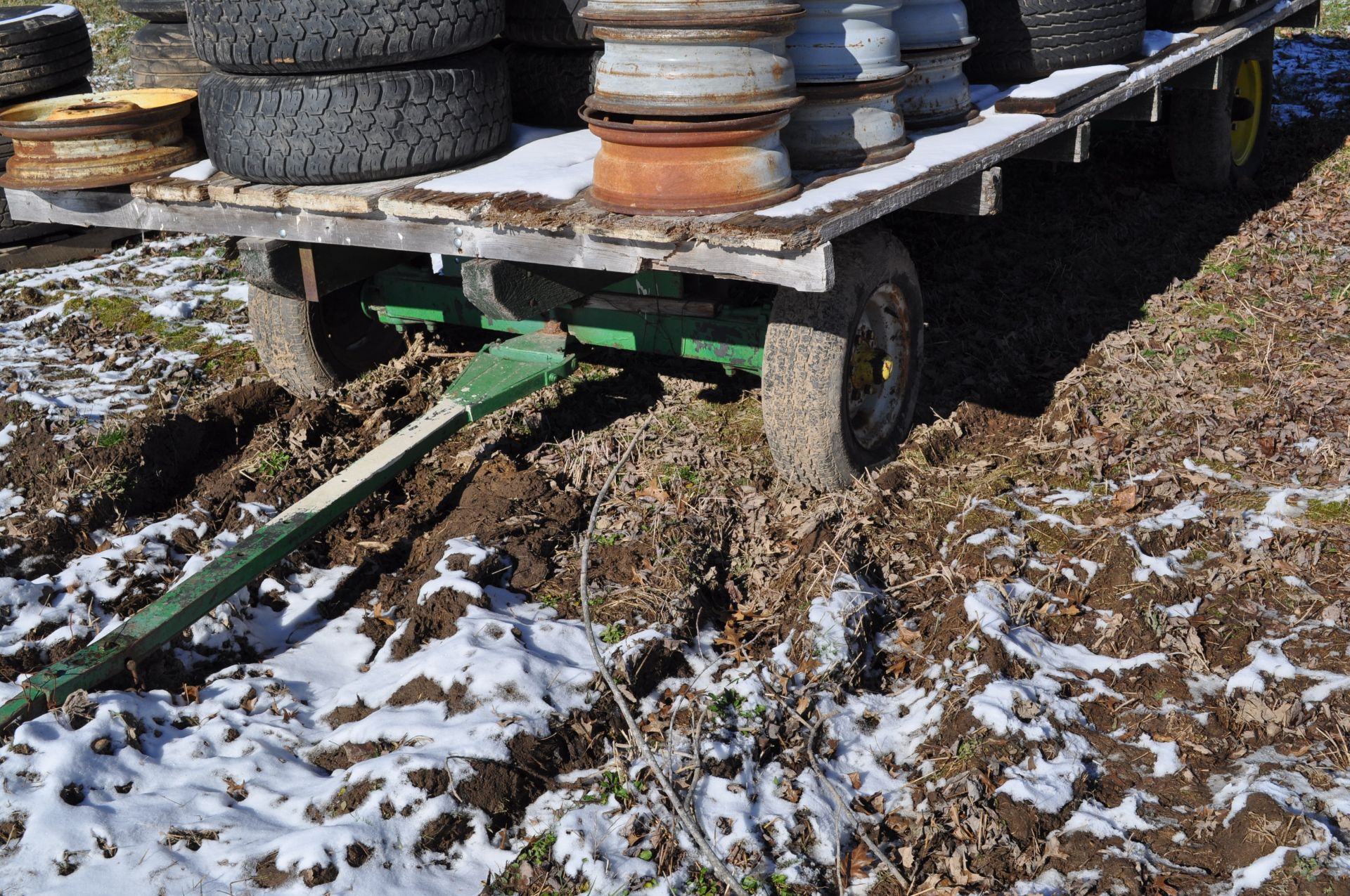 16’ flat rack hay wagon w/ wooden floor