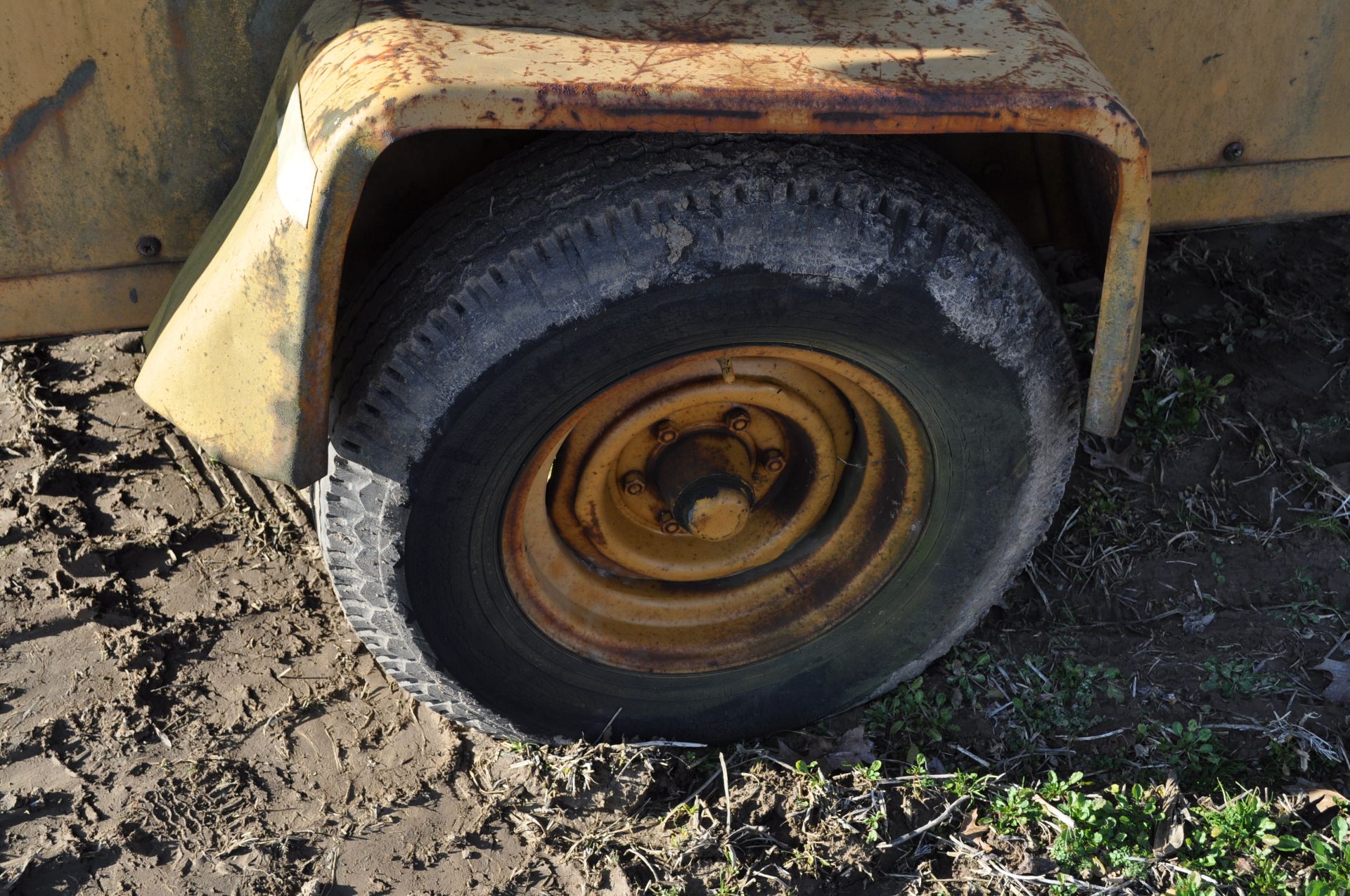 LeROI Dresser 185 air compressor, 5859 hrs, Deutz 4 cyl diesel engine, air cooled - Image 6 of 11