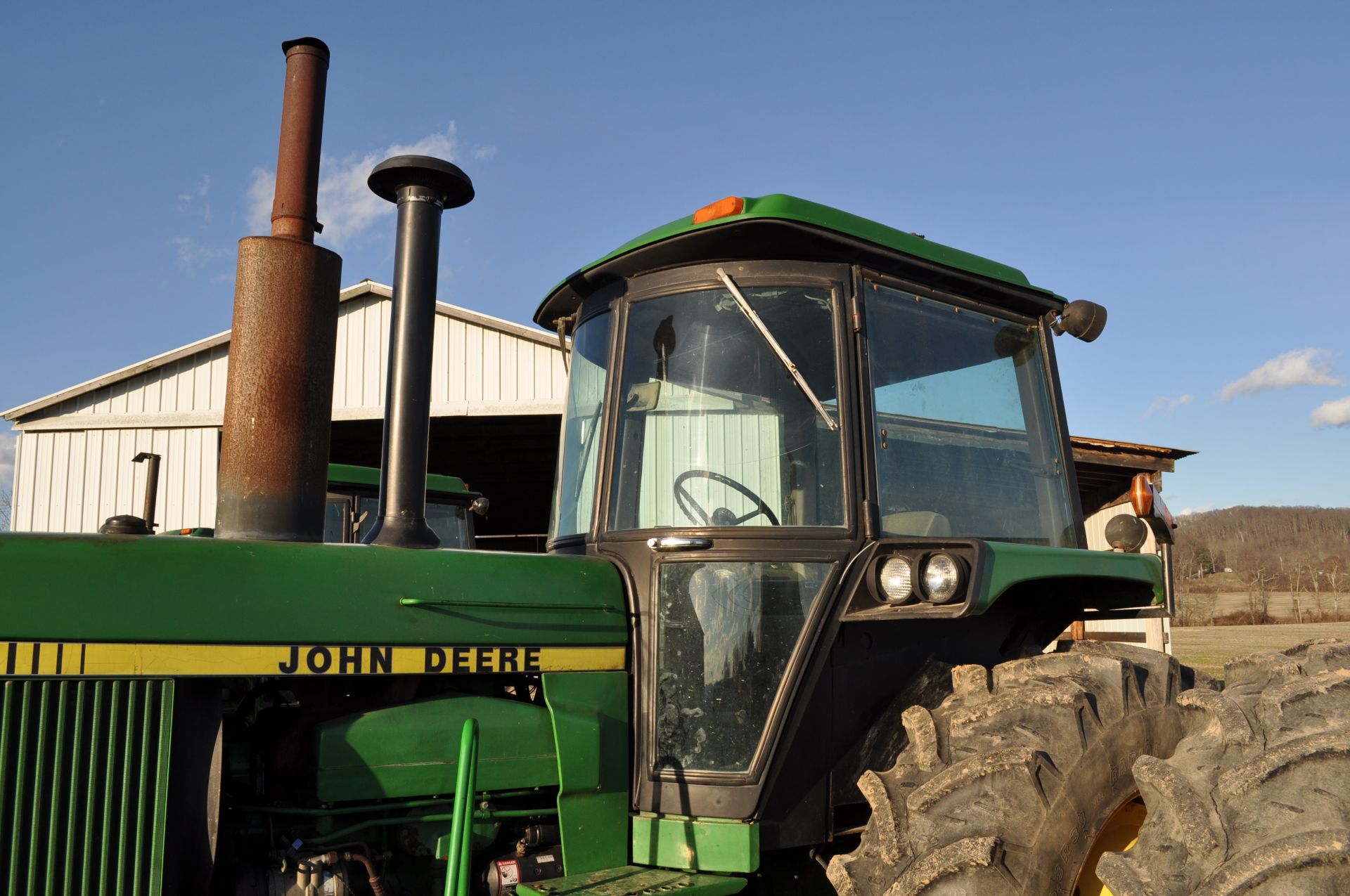 John Deere 4850 tractor, 20.8-38 rear duals, 16.5-16.1 front tires, 15 spd powershift, 3 hyd remotes - Image 20 of 29