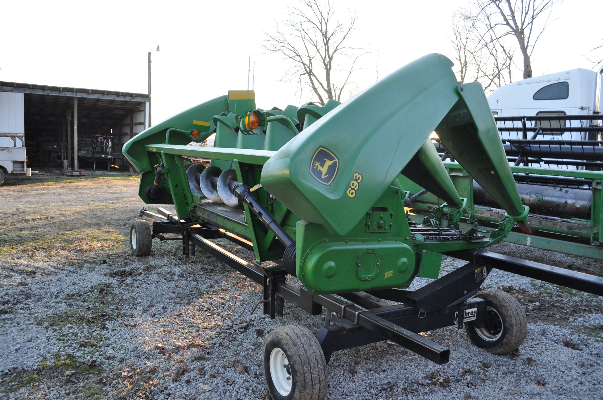 John Deere 693 corn head, fluted rolls, poly, PTO shafts, SN H00693X695894 - Image 3 of 12