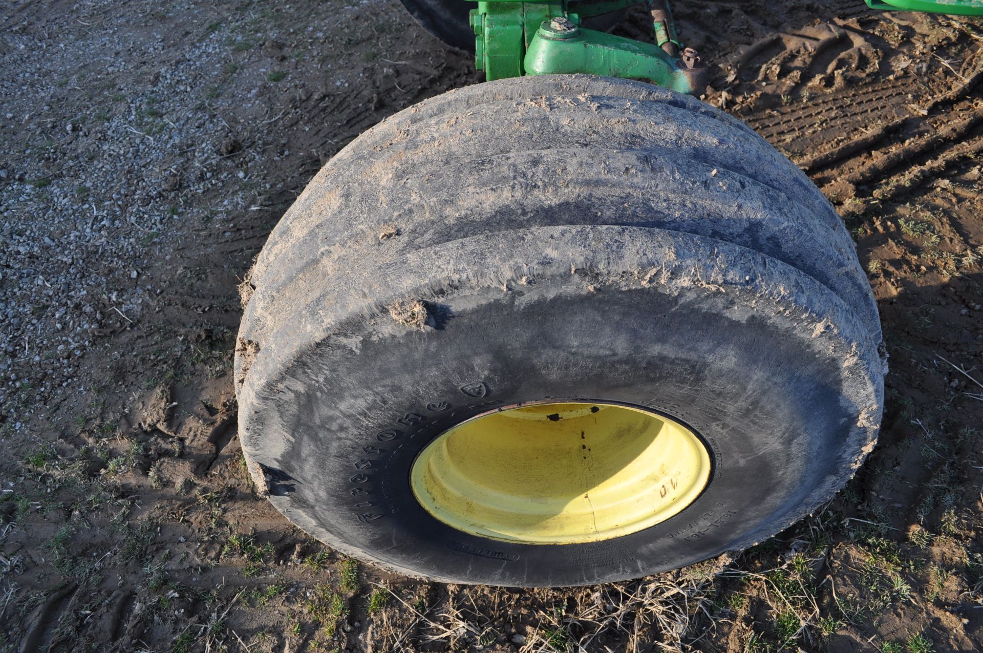 John Deere 4850 tractor, 20.8-38 rear duals, 16.5-16.1 front tires, 15 spd powershift, 3 hyd remotes - Image 5 of 29