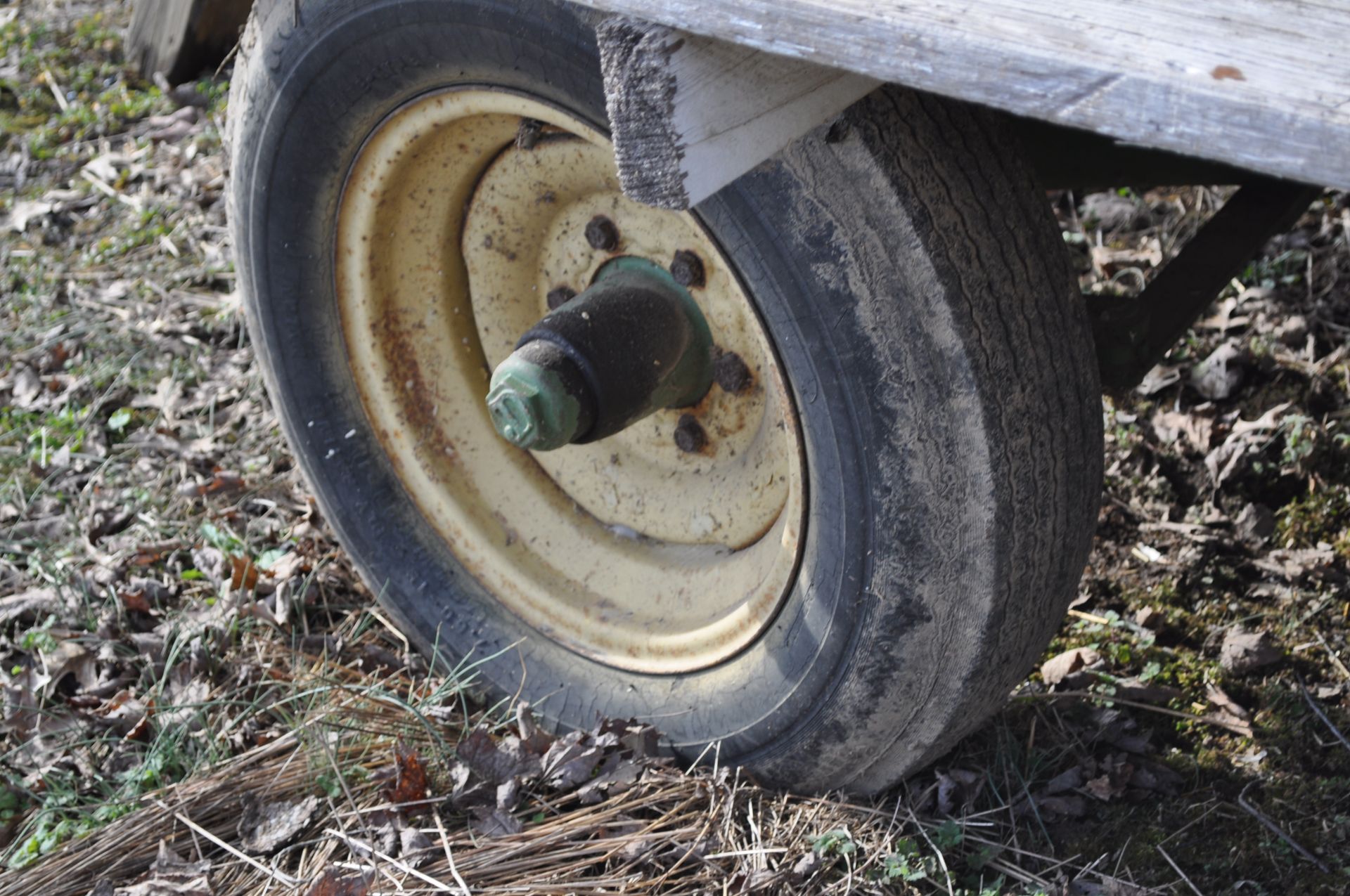 16’ flat rack hay wagon w/ wooden floor - Image 10 of 12