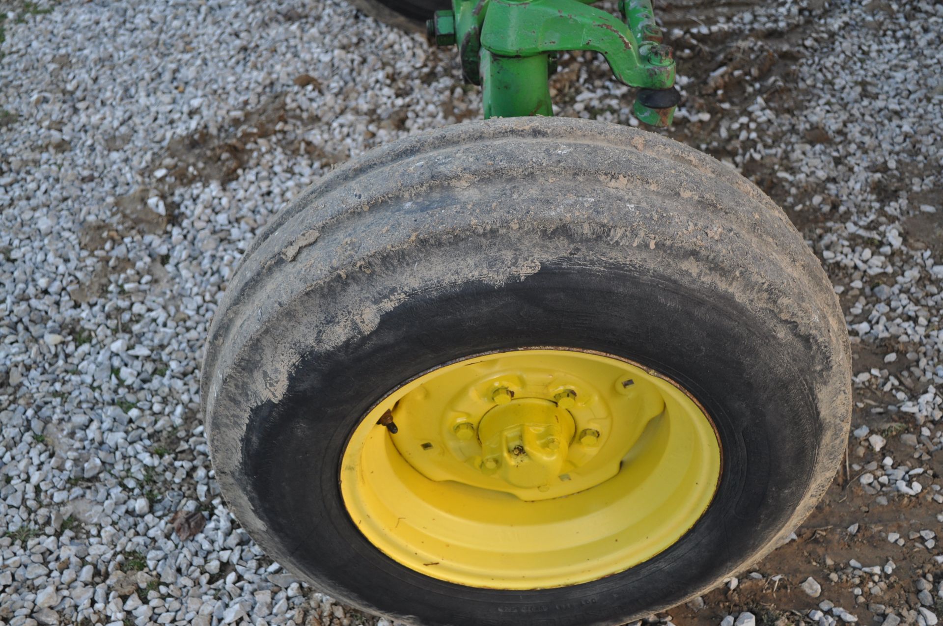 John Deere 3020 tractor, diesel, Powershift, 16.9-38 tires, 7.50-16 tires, wide front - Image 5 of 22