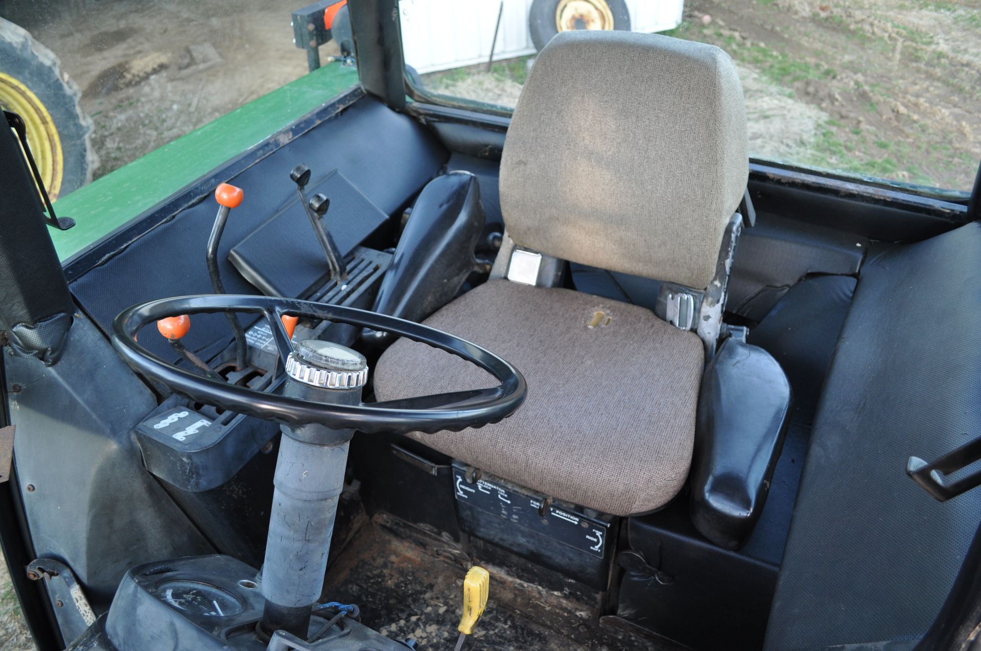 John Deere 4240 tractor, Cab, 18.4-34 tires, 11L-15 front, front weights, quad range, 2 hyd remotes - Image 20 of 26