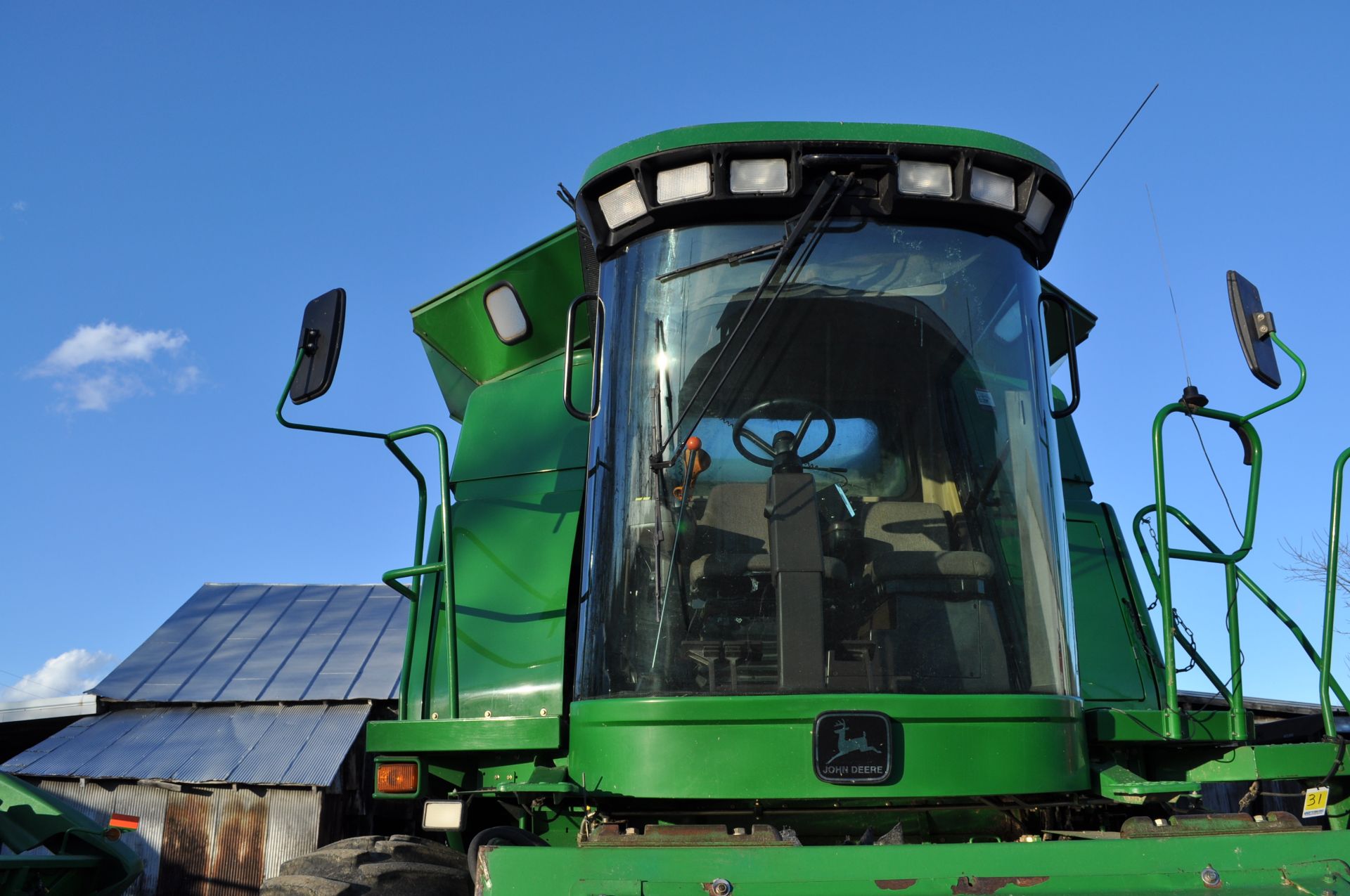 John Deere 9550 combine, 30.5-32 drive tires, 16.9-26 rear, Vittetoe hyd chaff spreader, chopper - Image 15 of 26