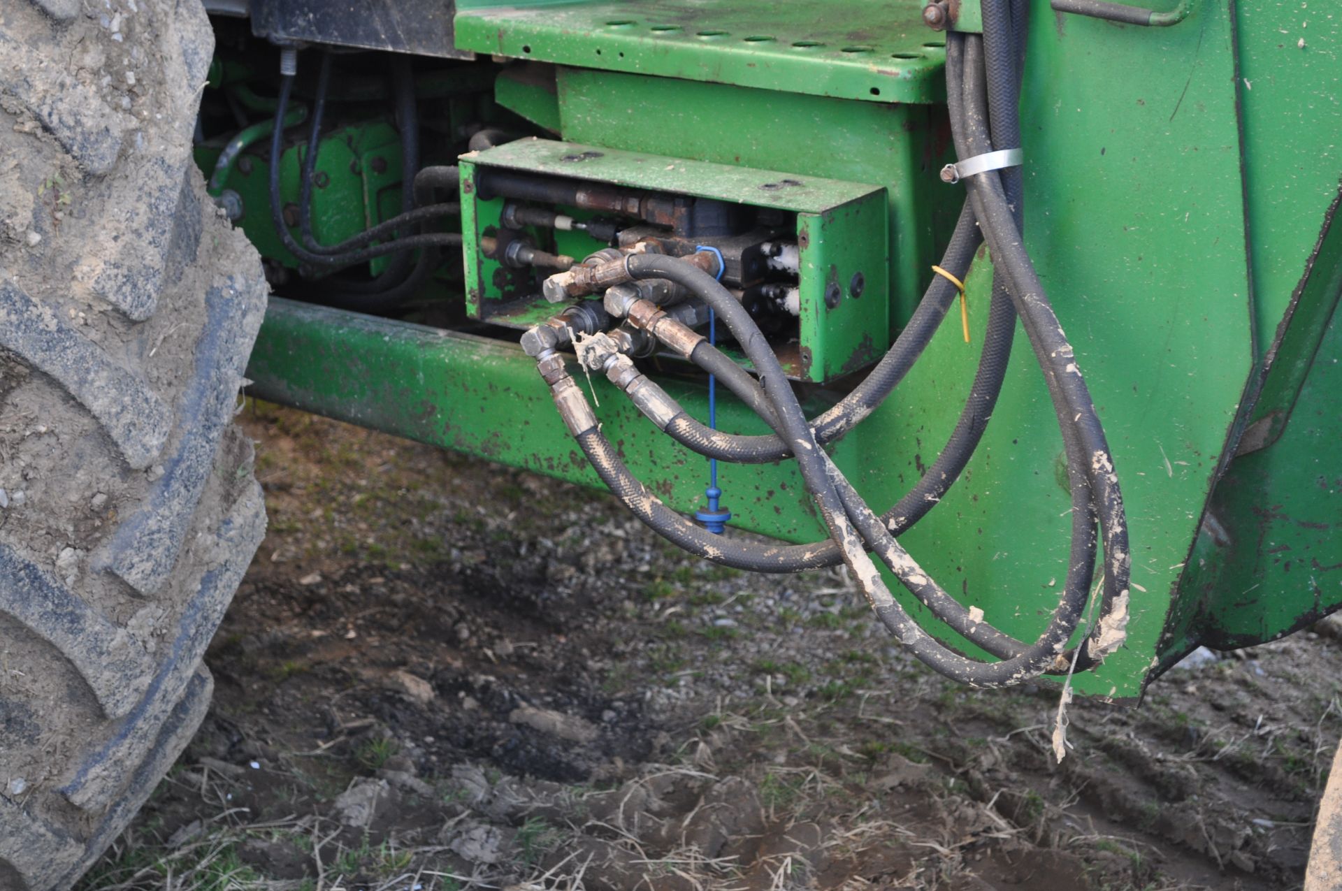 John Deere 3255 tractor, MFWD, C/H/A, 18.4-38 rear, 13.6-28 front, rear wheel weights, 2 hyd remotes - Image 18 of 28