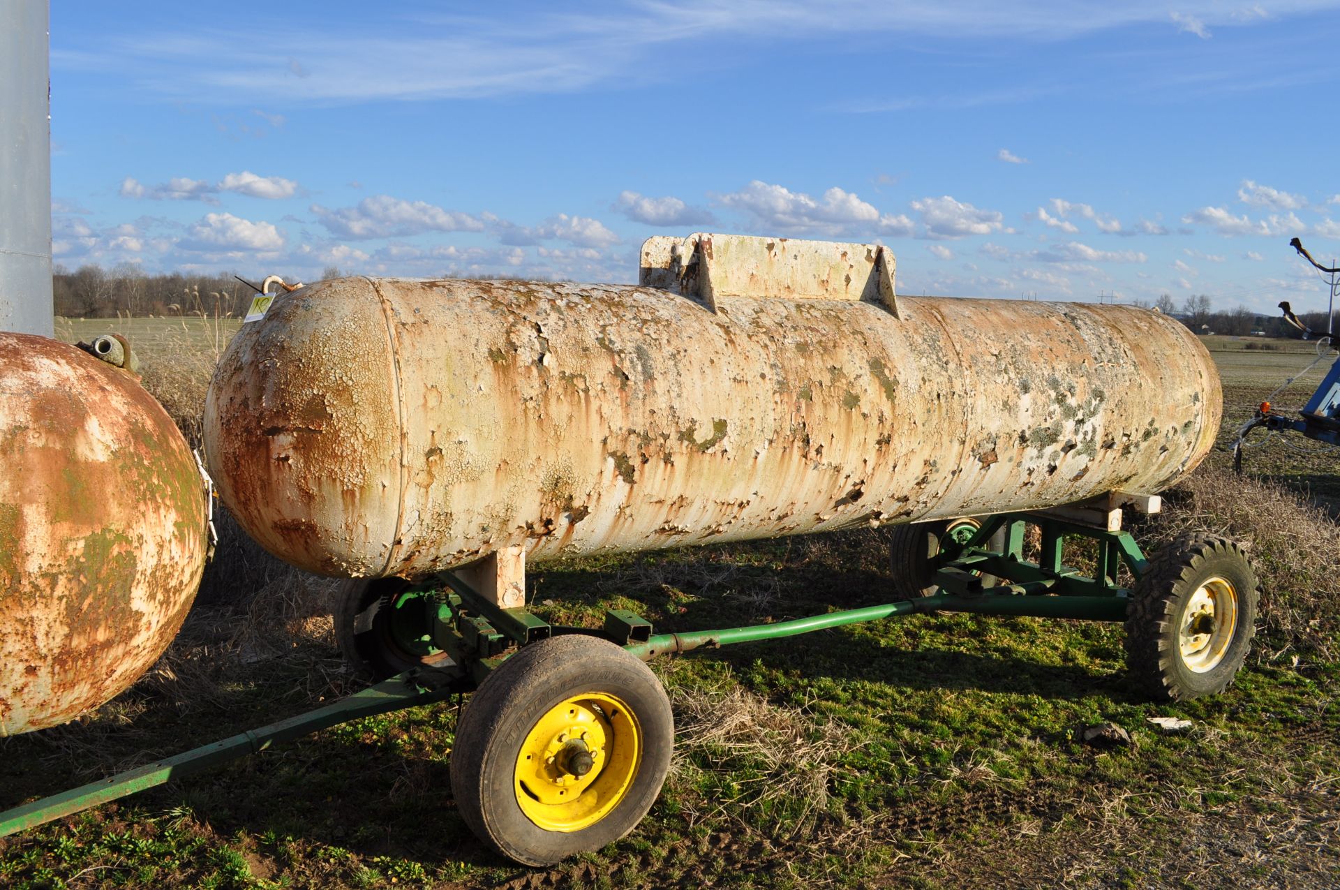 1000 gal NH3 tank on gear, NO TAG