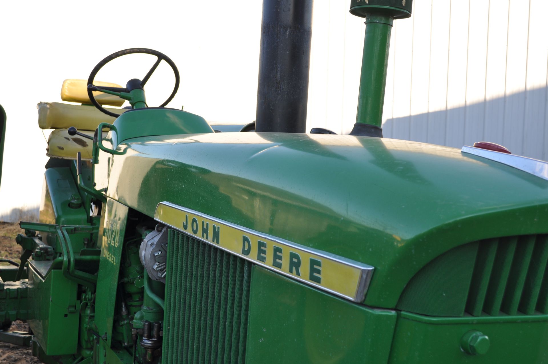 John Deere 3020 tractor, diesel, Powershift, 16.9-38 tires, 7.50-16 tires, wide front - Image 10 of 22