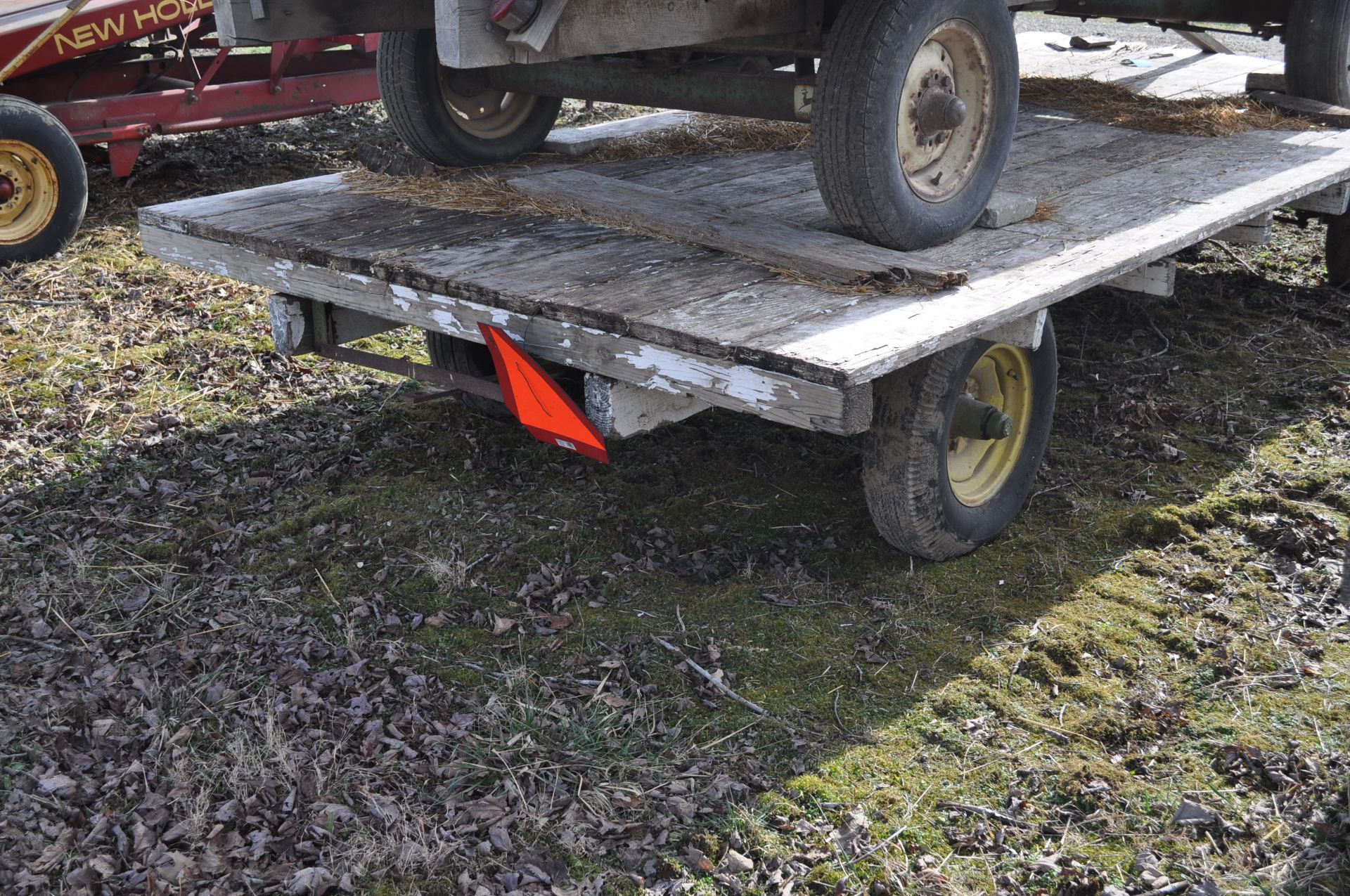 16’ flat rack hay wagon w/ wooden floor - Image 4 of 12