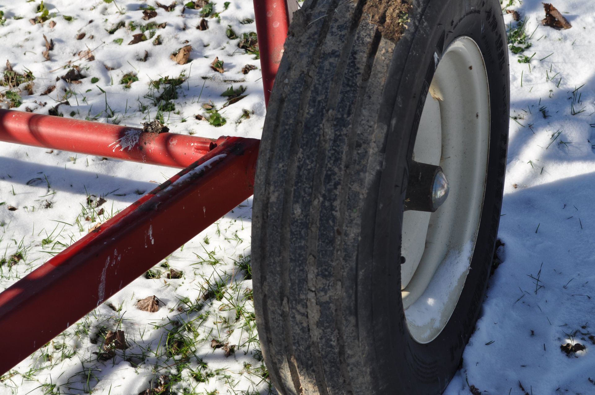 32’ TR Metal Crafters hay elevator, HST-10T, manual raise, 110 volt motor, SN 100952 - Image 4 of 5